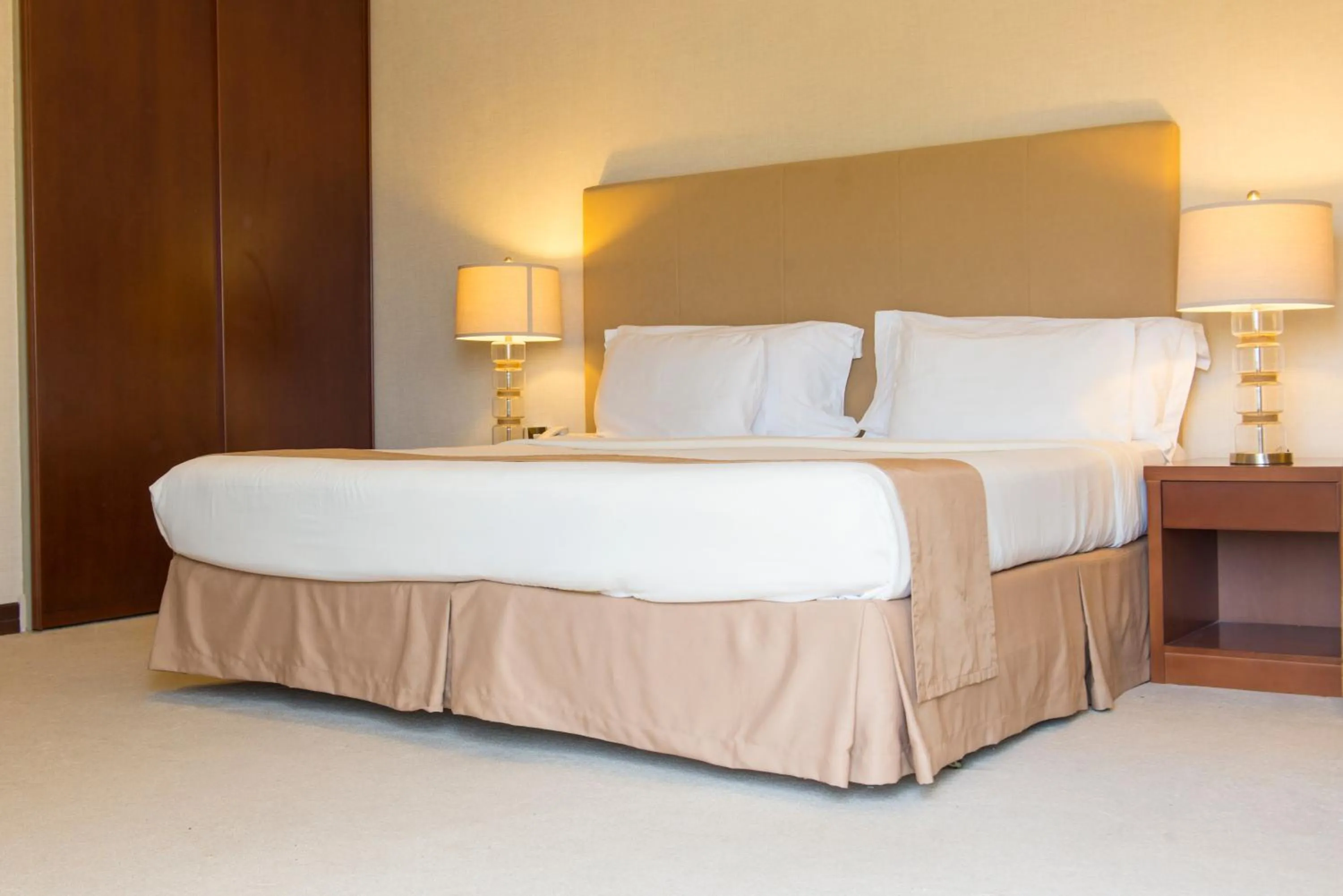 Photo of the whole room, Bed in Al Qurum Resort