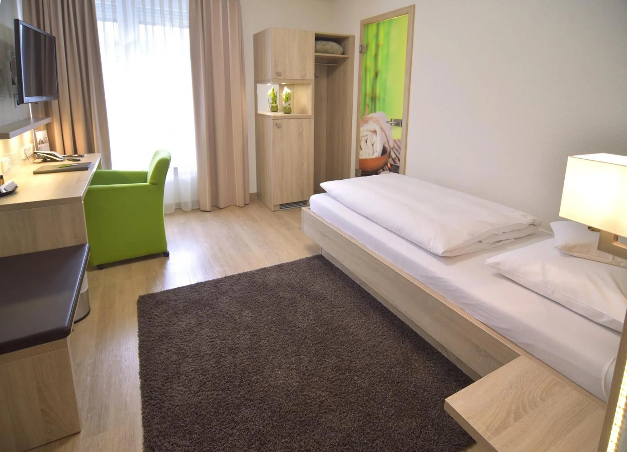 Bed in Hotel - Restaurant Hirsch