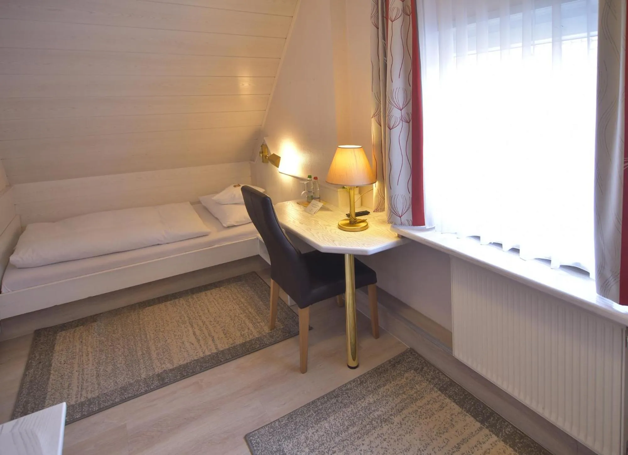 Bed in Hotel - Restaurant Hirsch