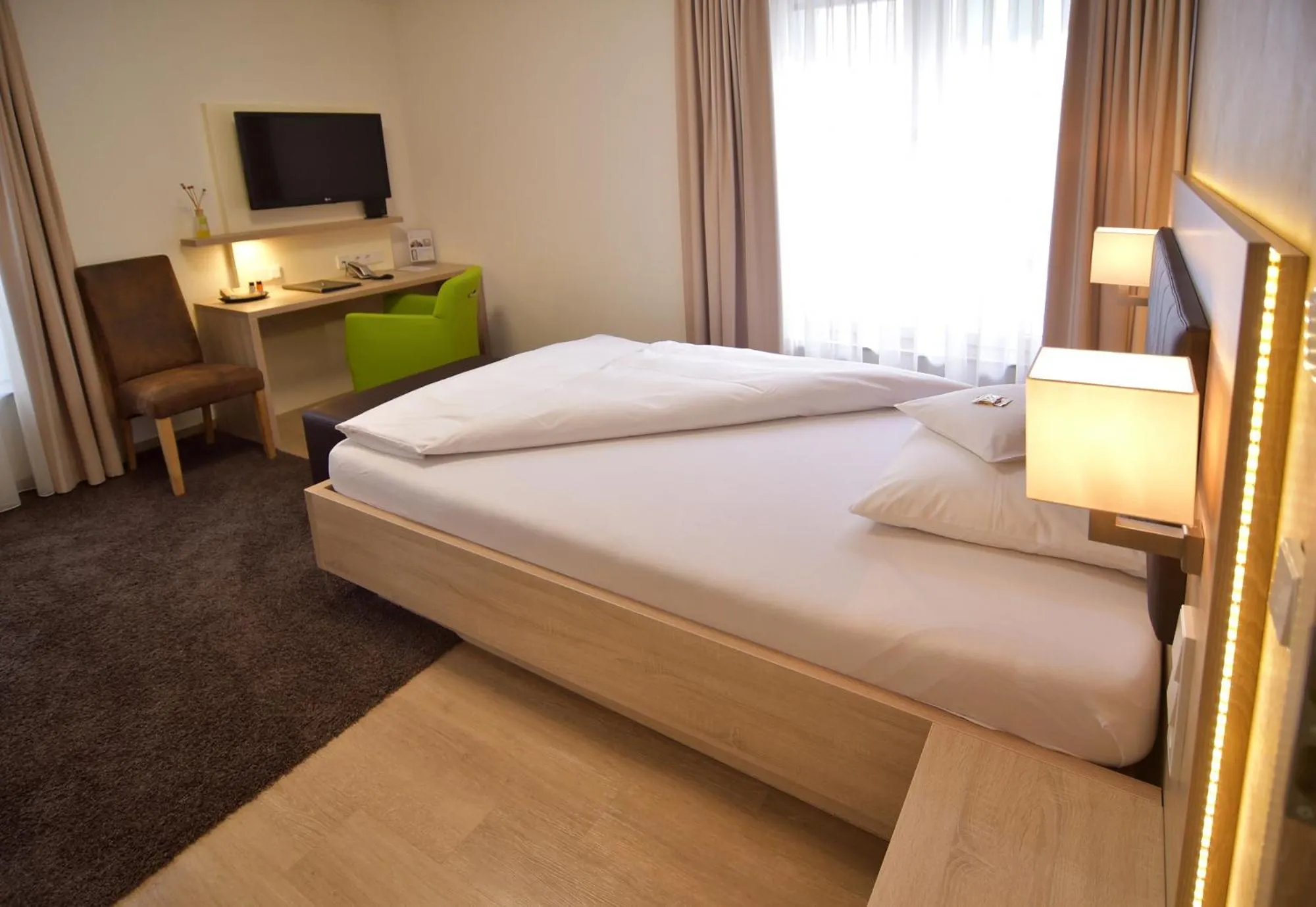 Bed in Hotel - Restaurant Hirsch