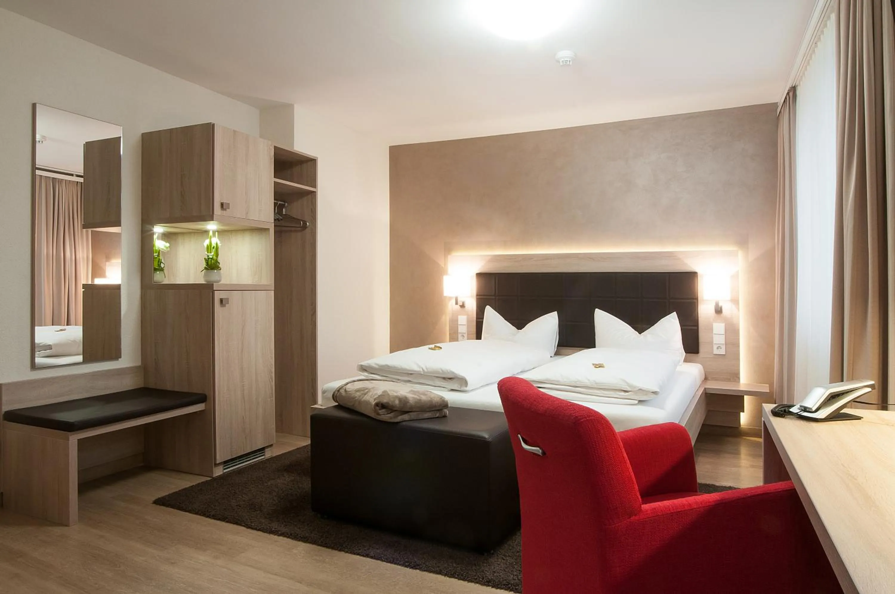 Bed in Hotel - Restaurant Hirsch