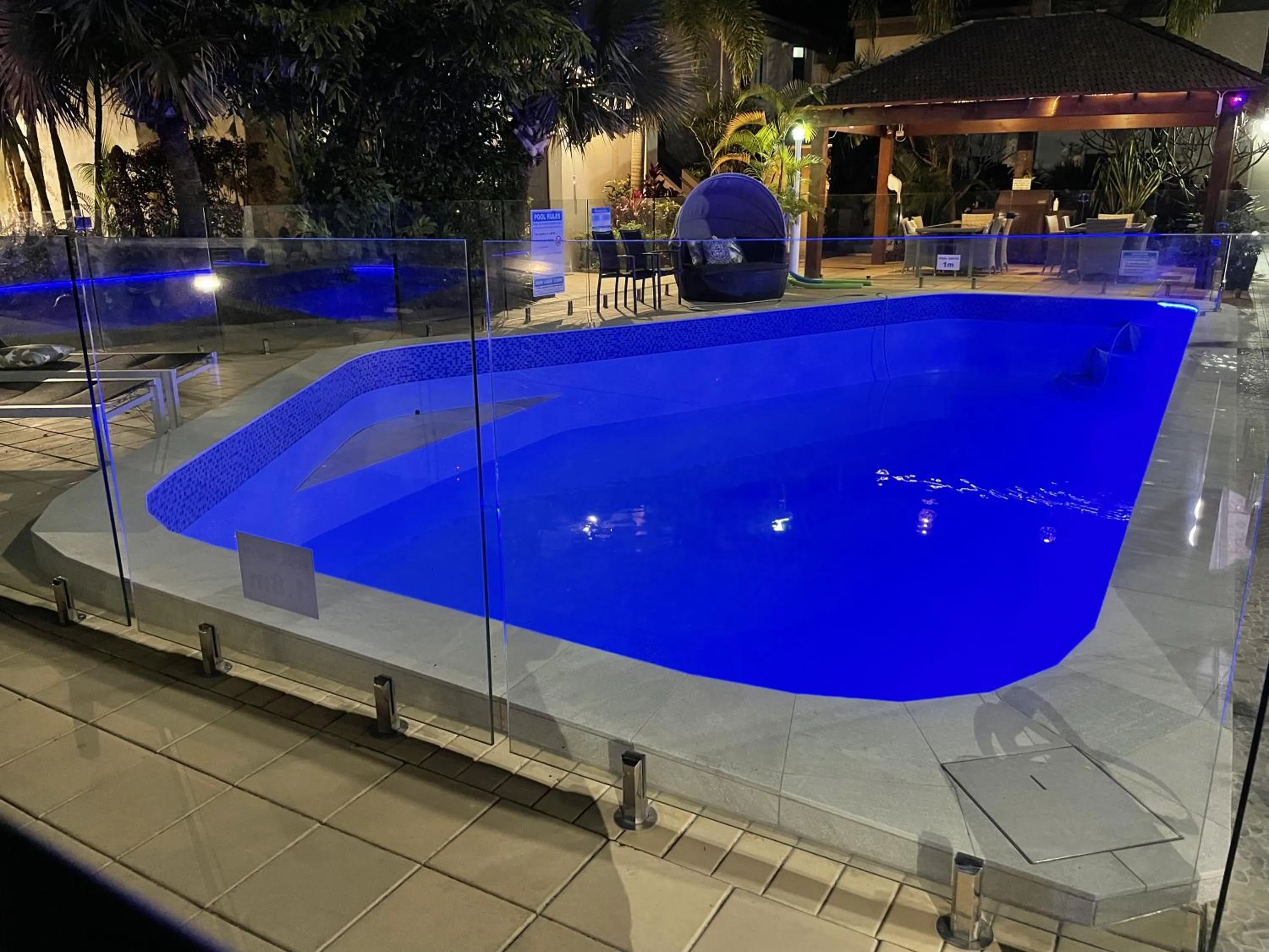 Night in Burleigh Palms Holiday Apartments