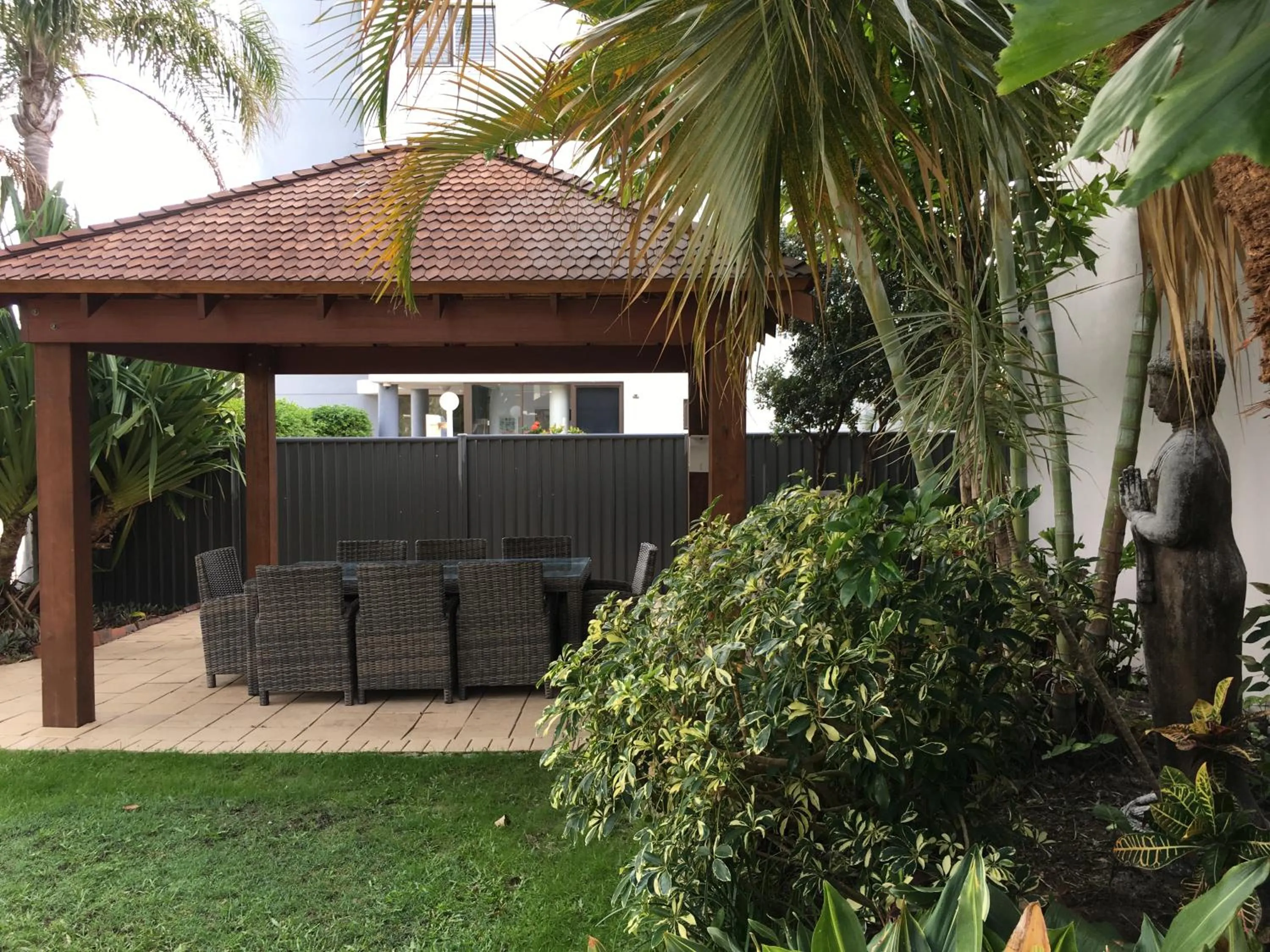 BBQ facilities in Burleigh Palms Holiday Apartments