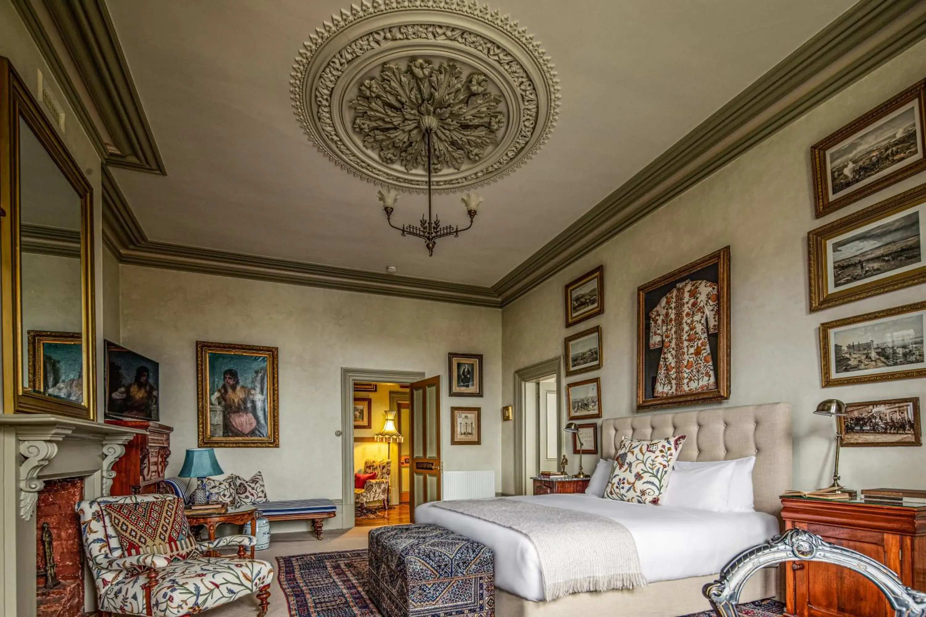 Photo of the whole room, Bed in The Corinda Collection Photo of the whole room, Bed in The Corinda Collection