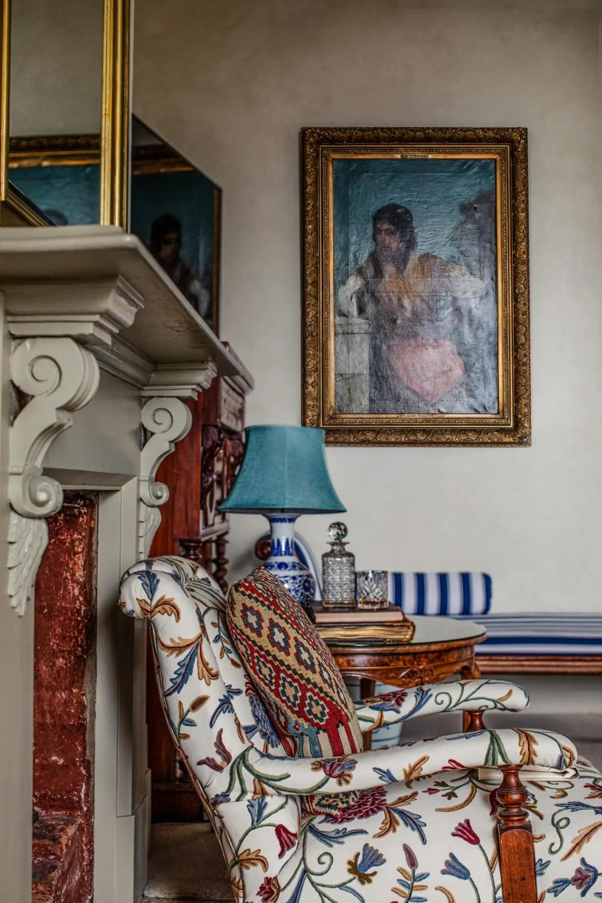 Seating area, Bed in The Corinda Collection Seating area, Bed in The Corinda Collection