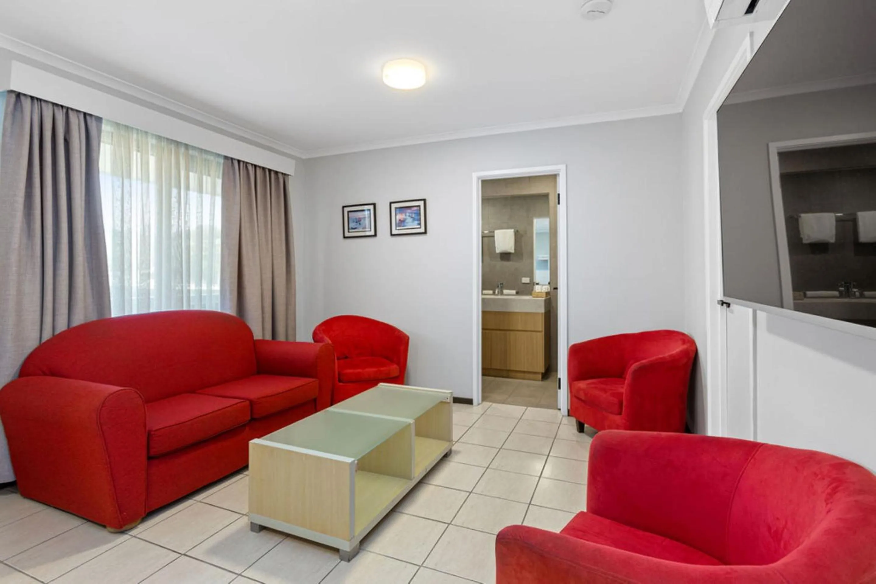 Seating area in Apollo Bay Motel & Apartments