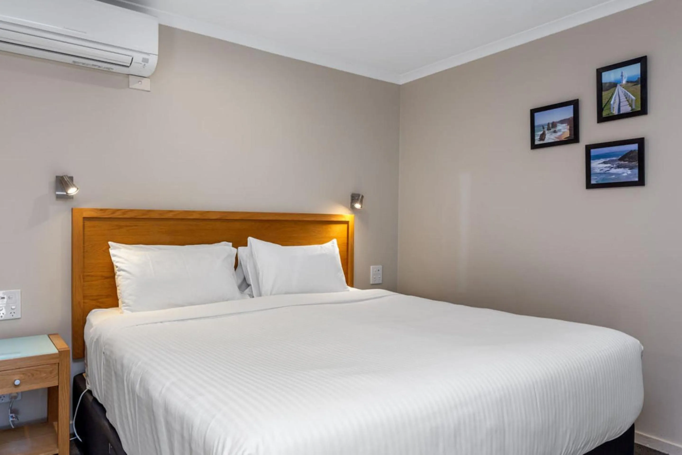 Bedroom, Bed in Apollo Bay Motel & Apartments