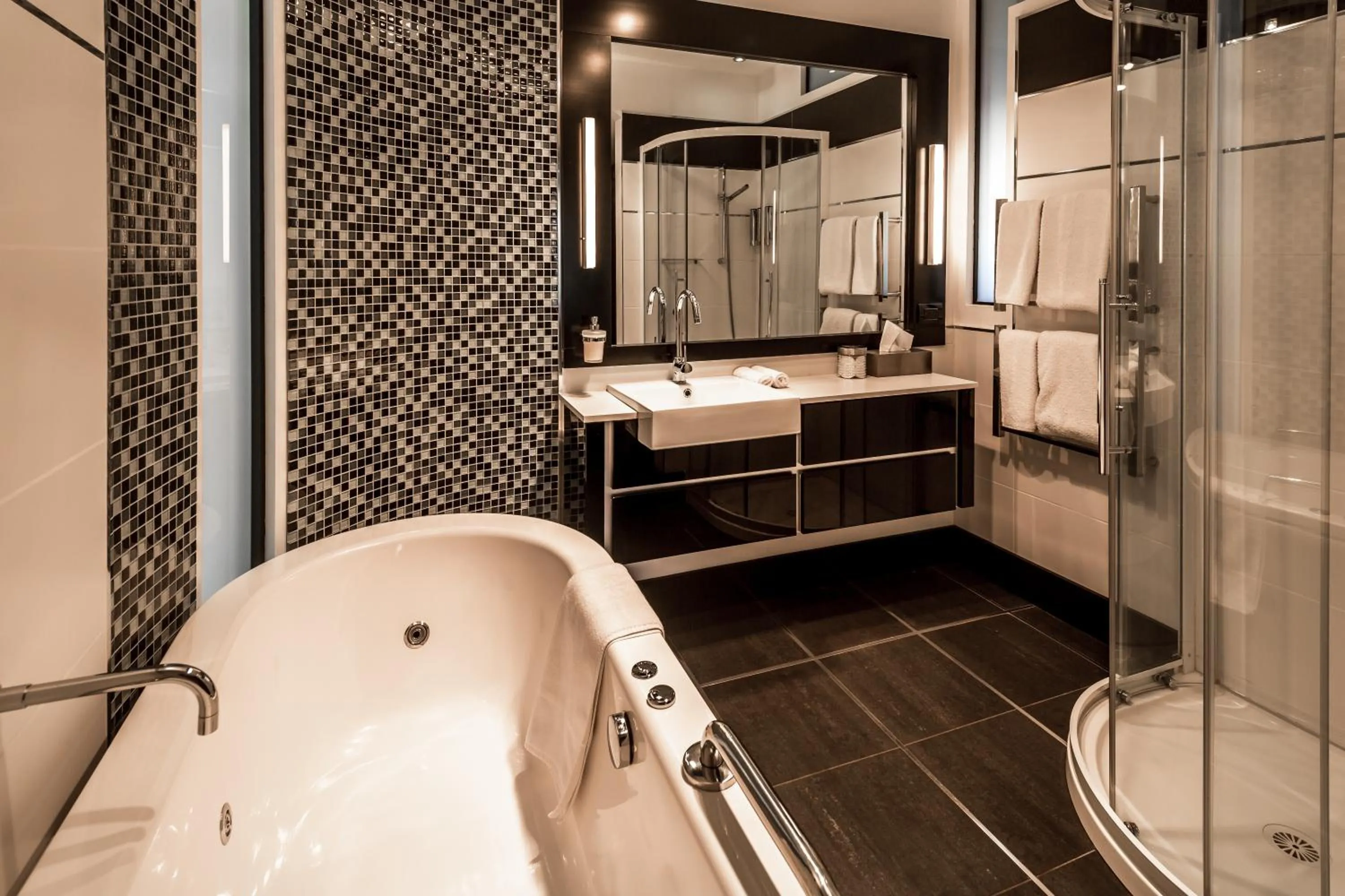 Bathroom in Corinda Contemporary
