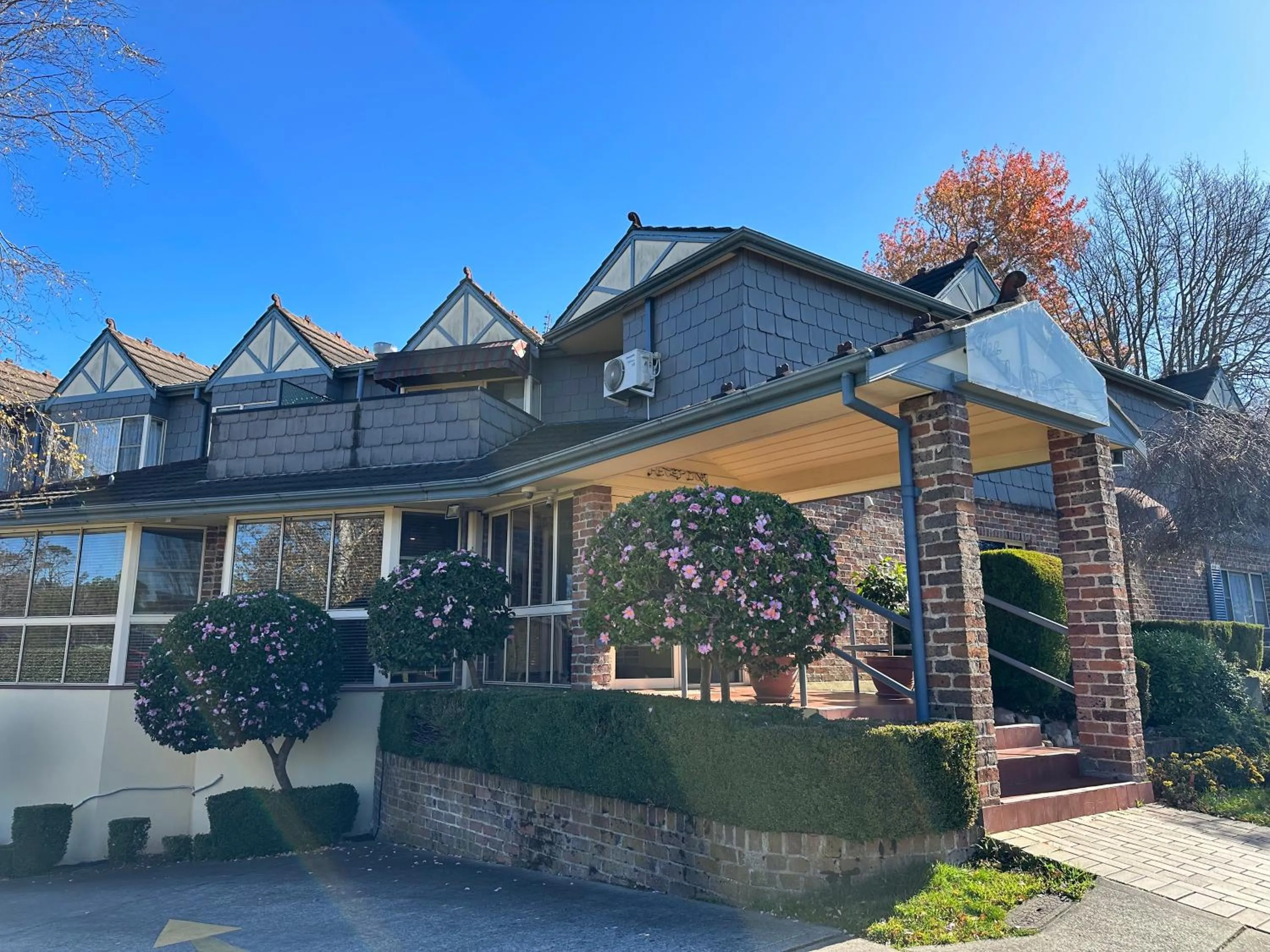 Property building in Grand Country Lodge Motel