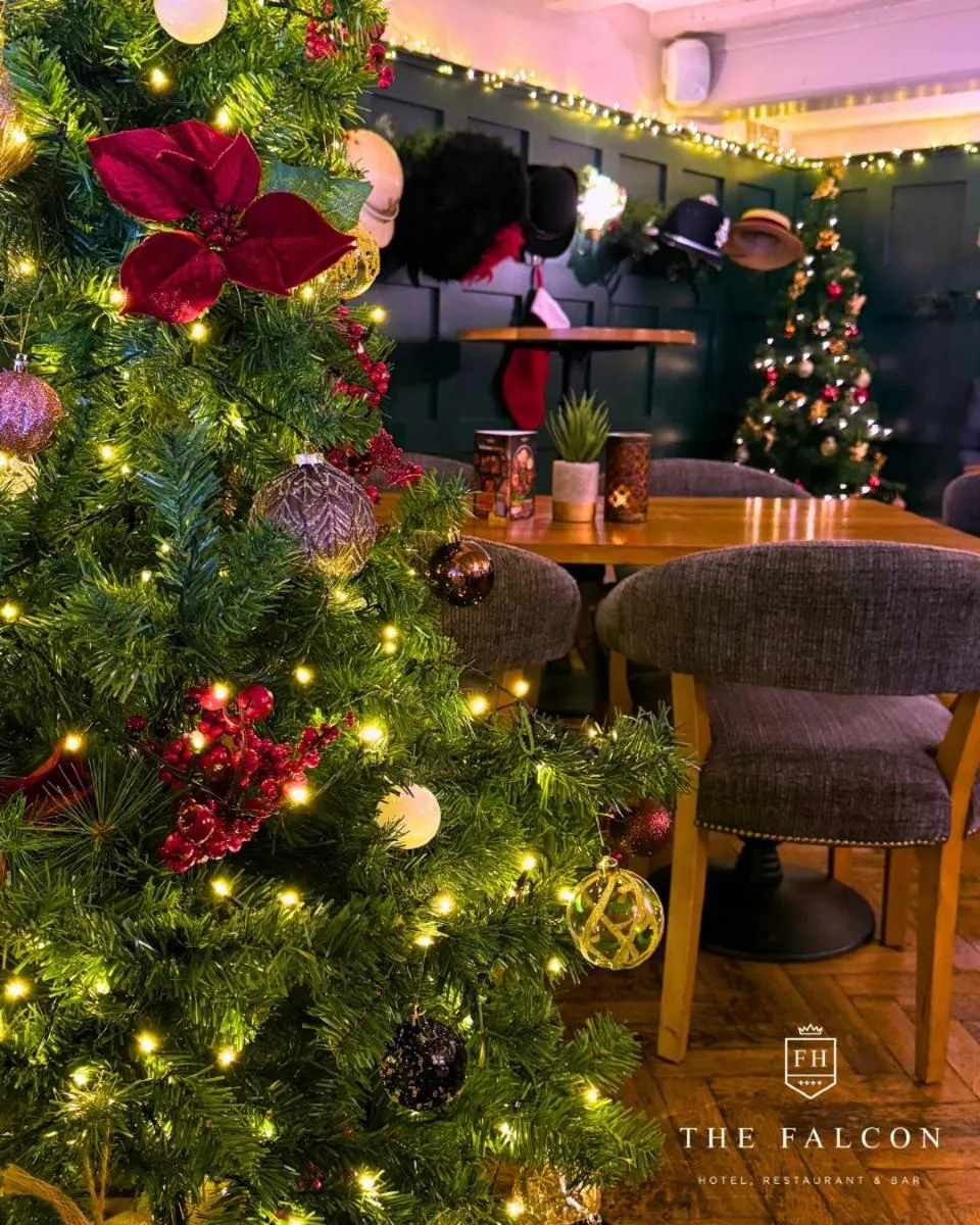 Restaurant/places to eat in The Falcon Hotel