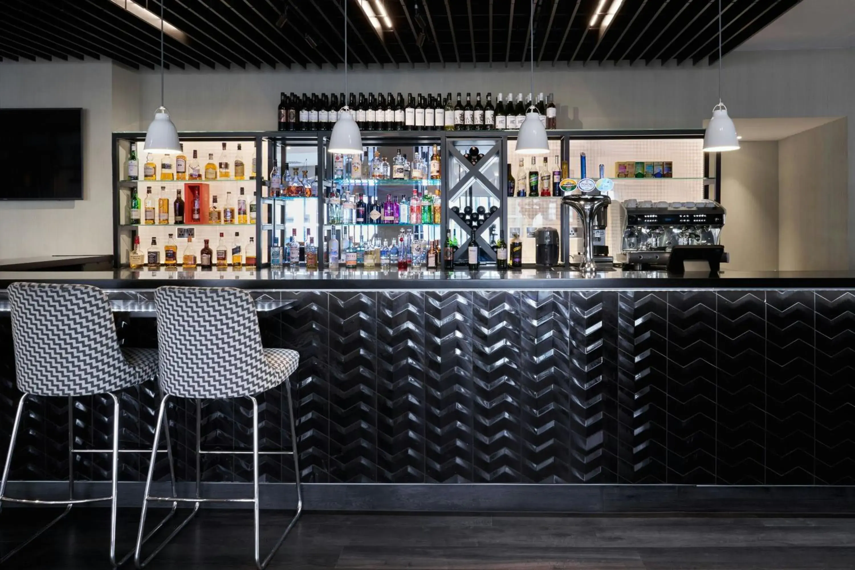 Lounge or bar in Four Points Flex by Sheraton Dundee Lounge or bar in Four Points Flex by Sheraton Dundee