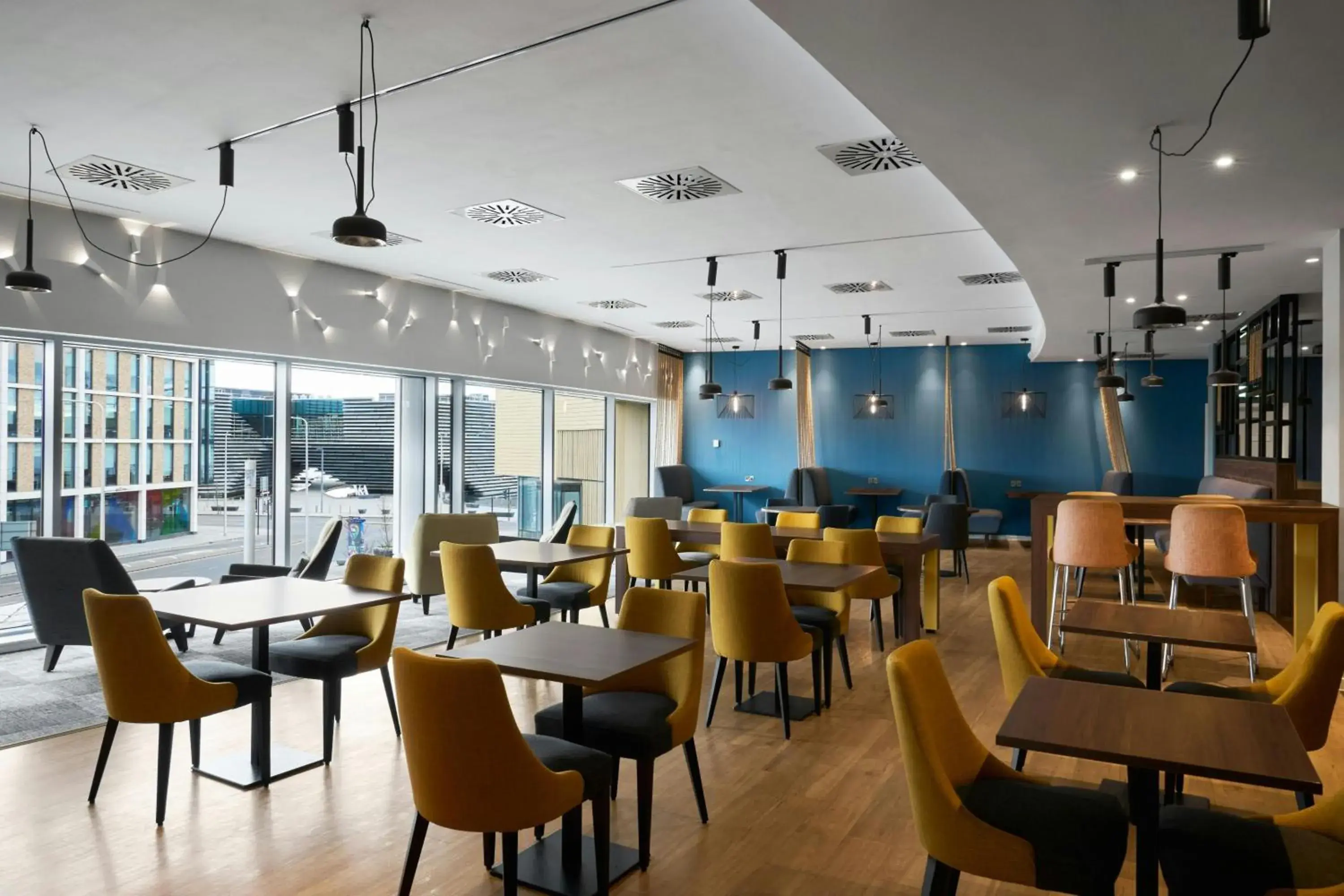 Lounge or bar in Four Points Flex by Sheraton Dundee Lounge or bar in Four Points Flex by Sheraton Dundee