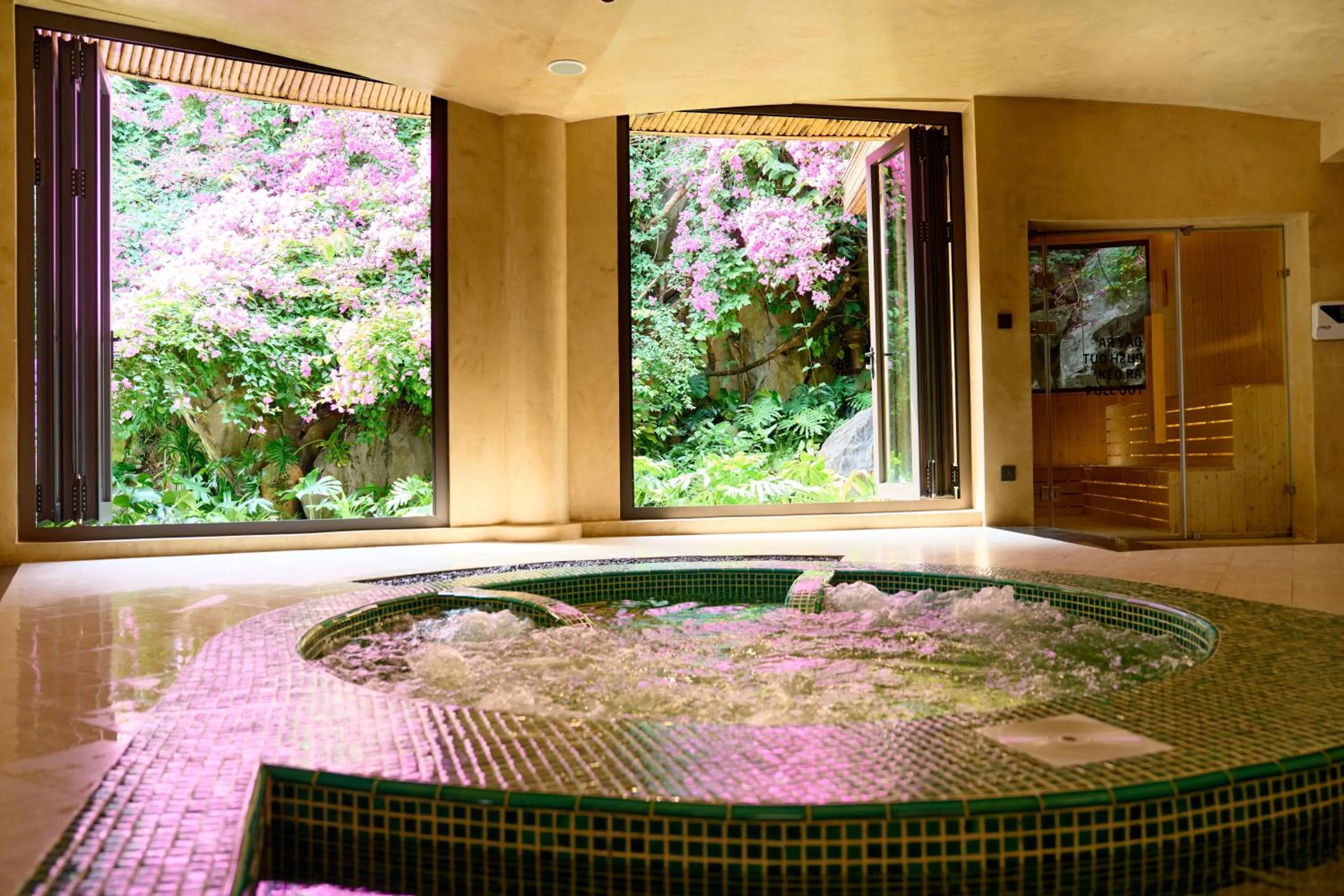 Hot Tub in The May Legend Catba