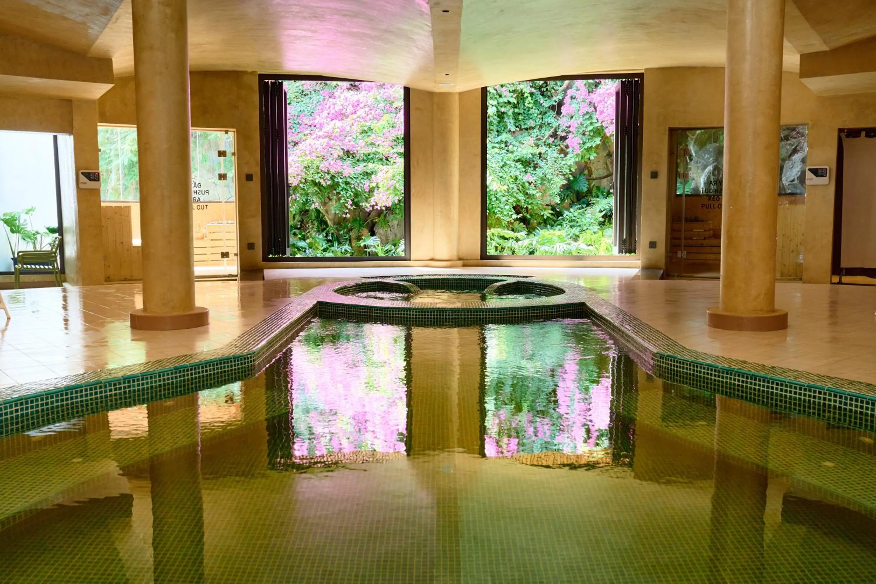 Hot Tub in The May Legend Catba