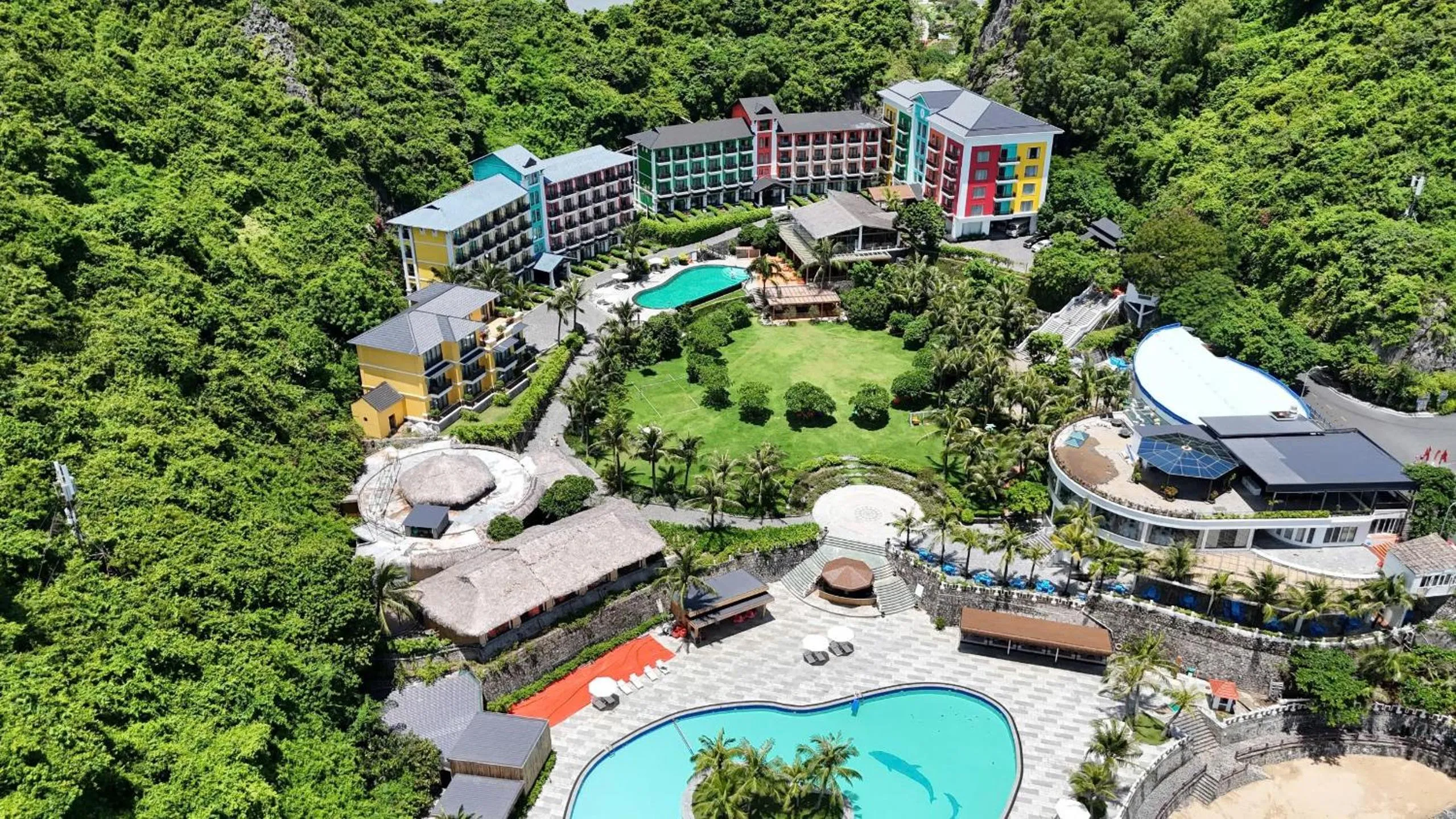 Bird's eye view in The May Legend Catba