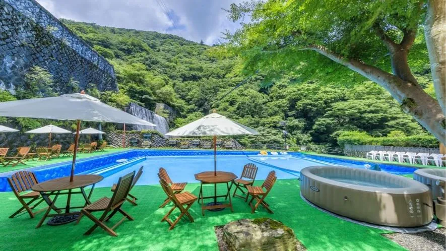 Swimming pool in Hotel Okuyumoto