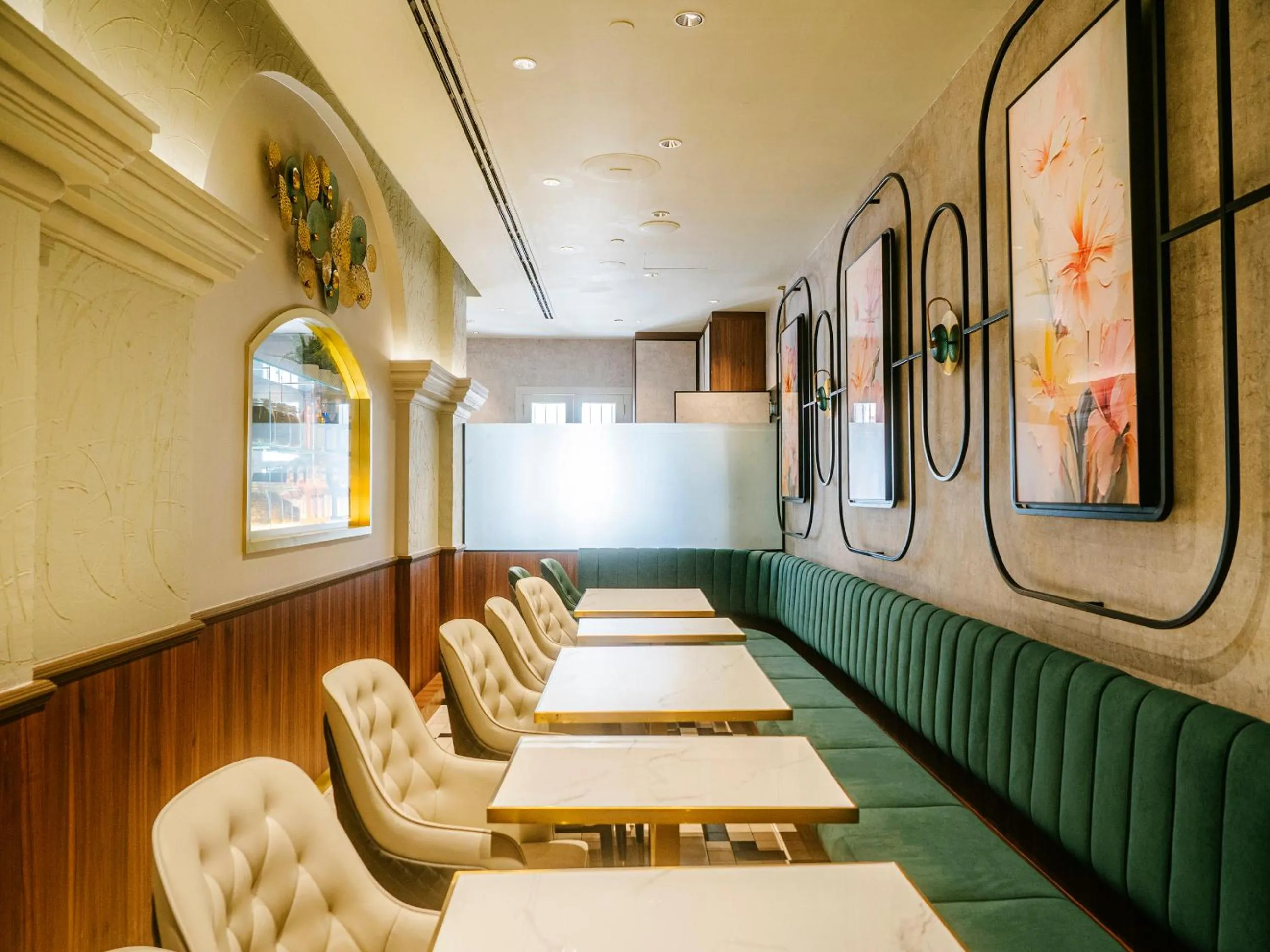 Restaurant/places to eat in The Sultan