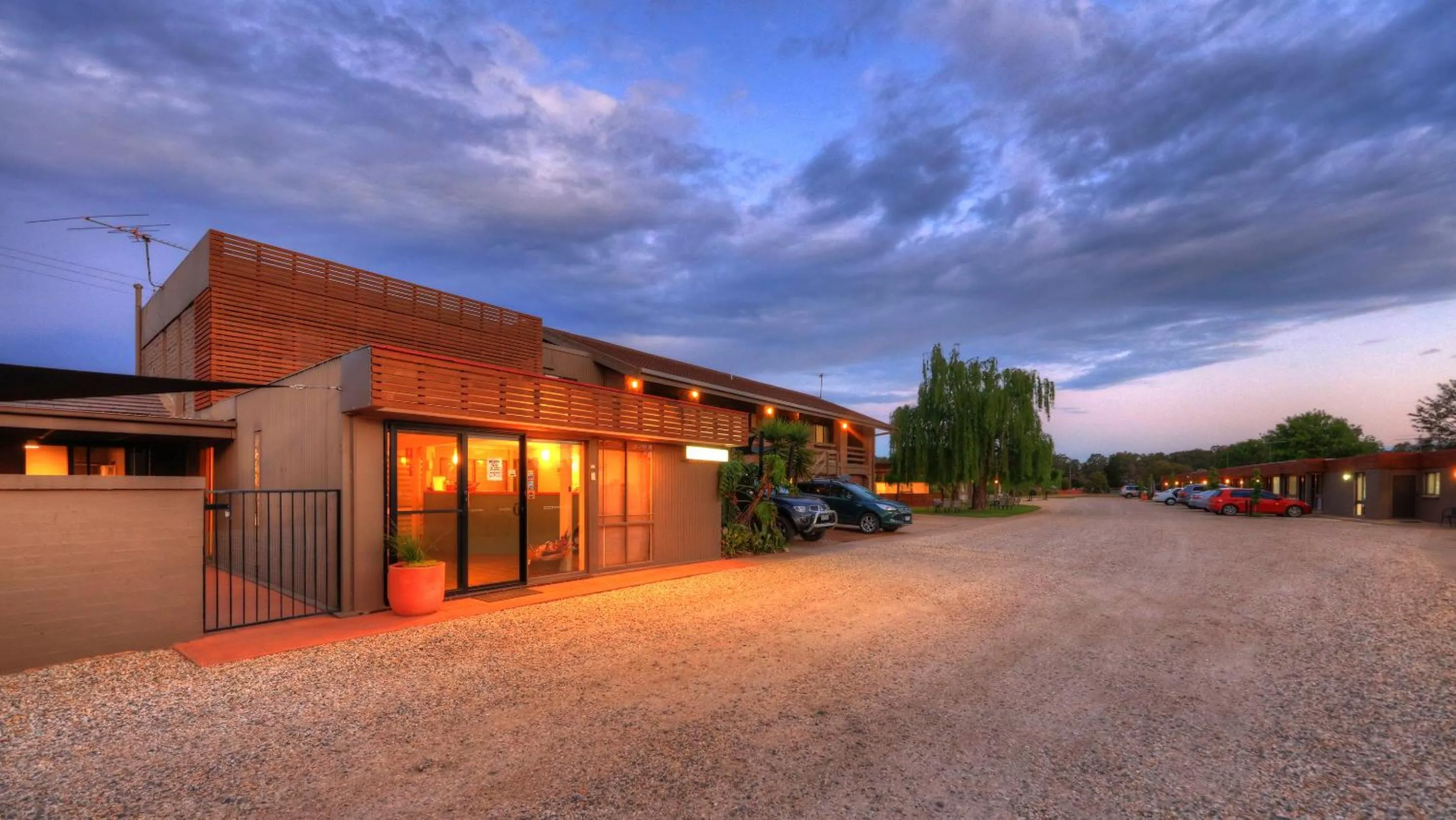 Property building in Motel Meneres