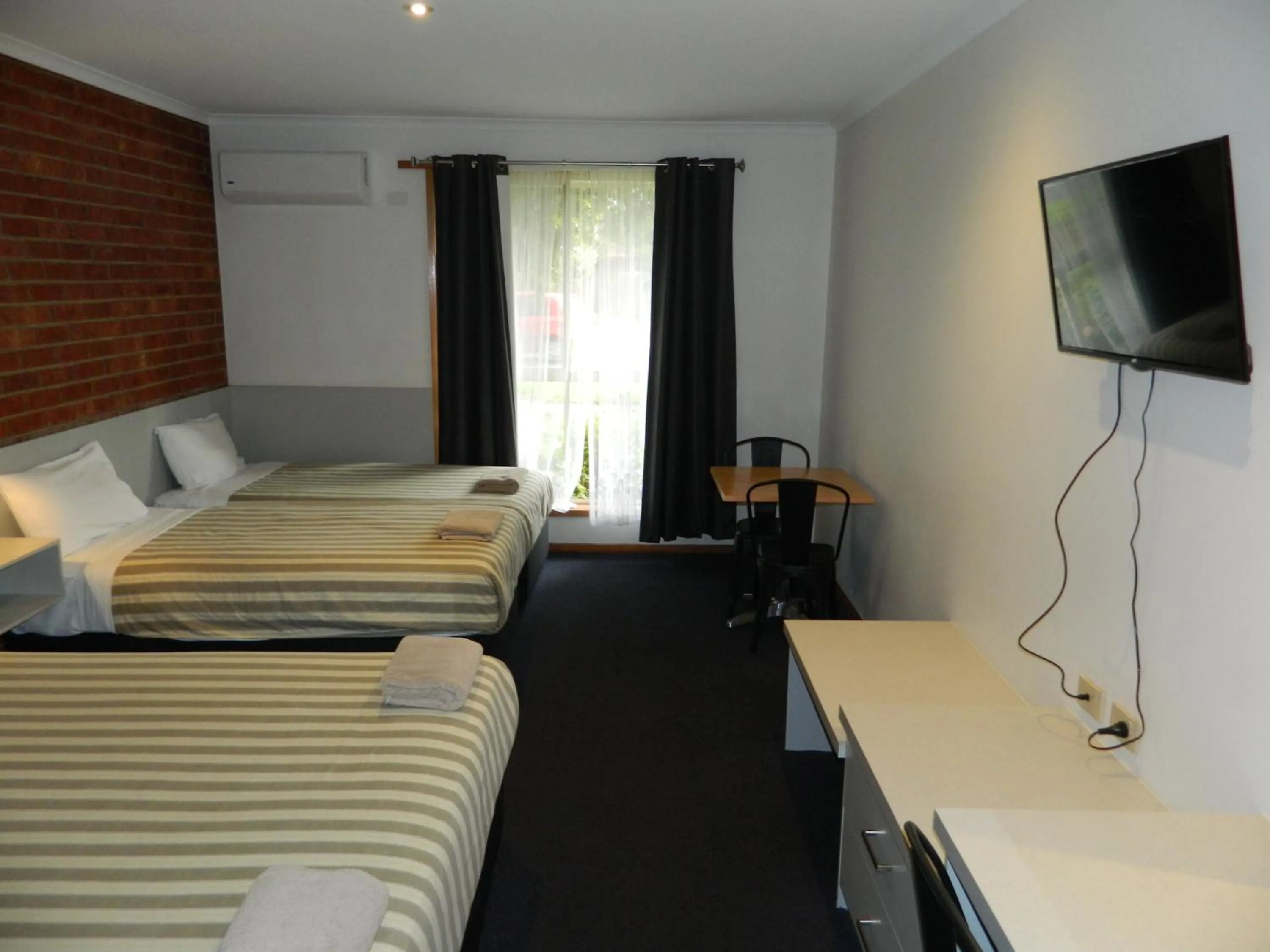 Bed in Werribee Motel and Apartments