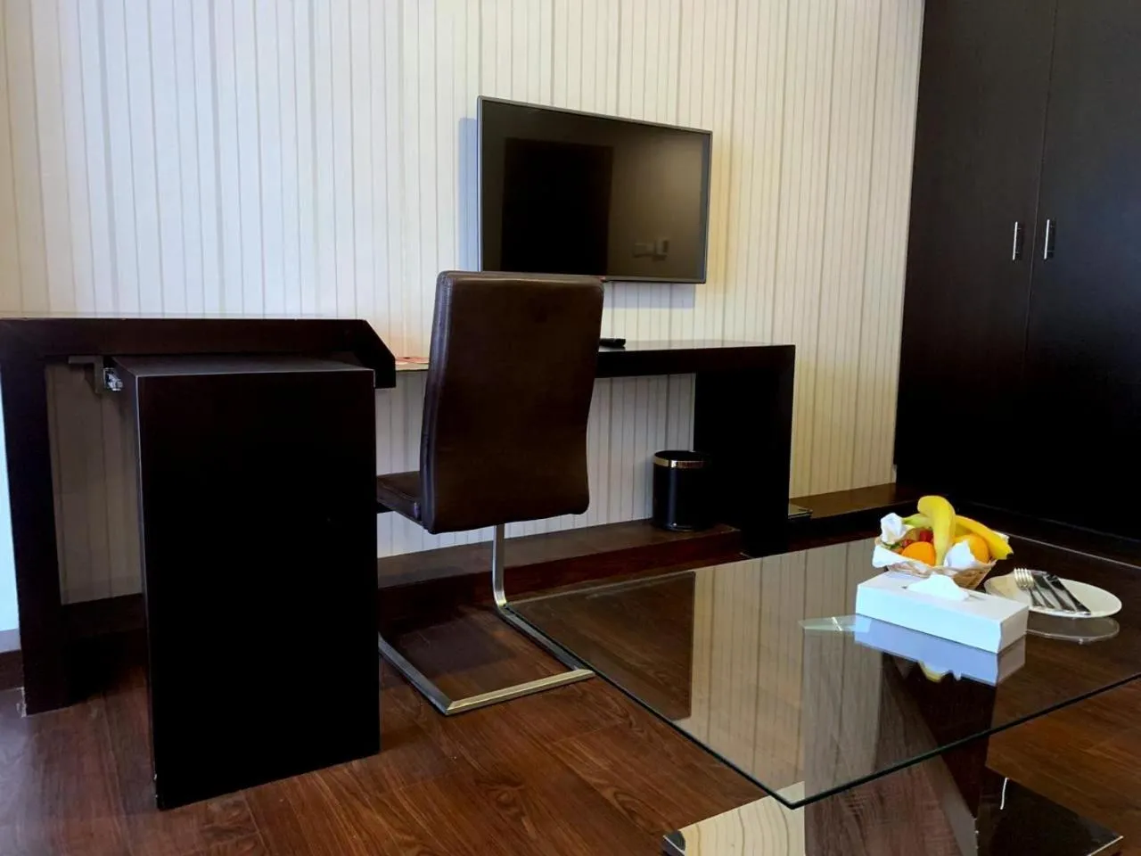 TV and multimedia, TV/Entertainment Center in Haffa House Salalah