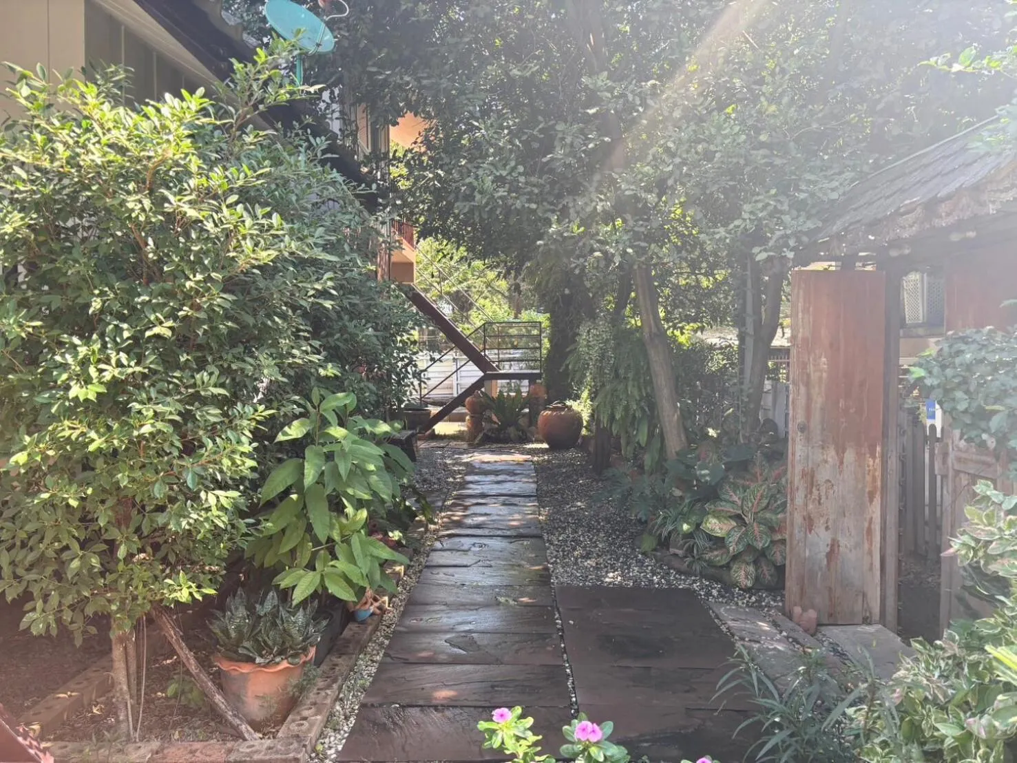 Pan Din Boutique Guest House