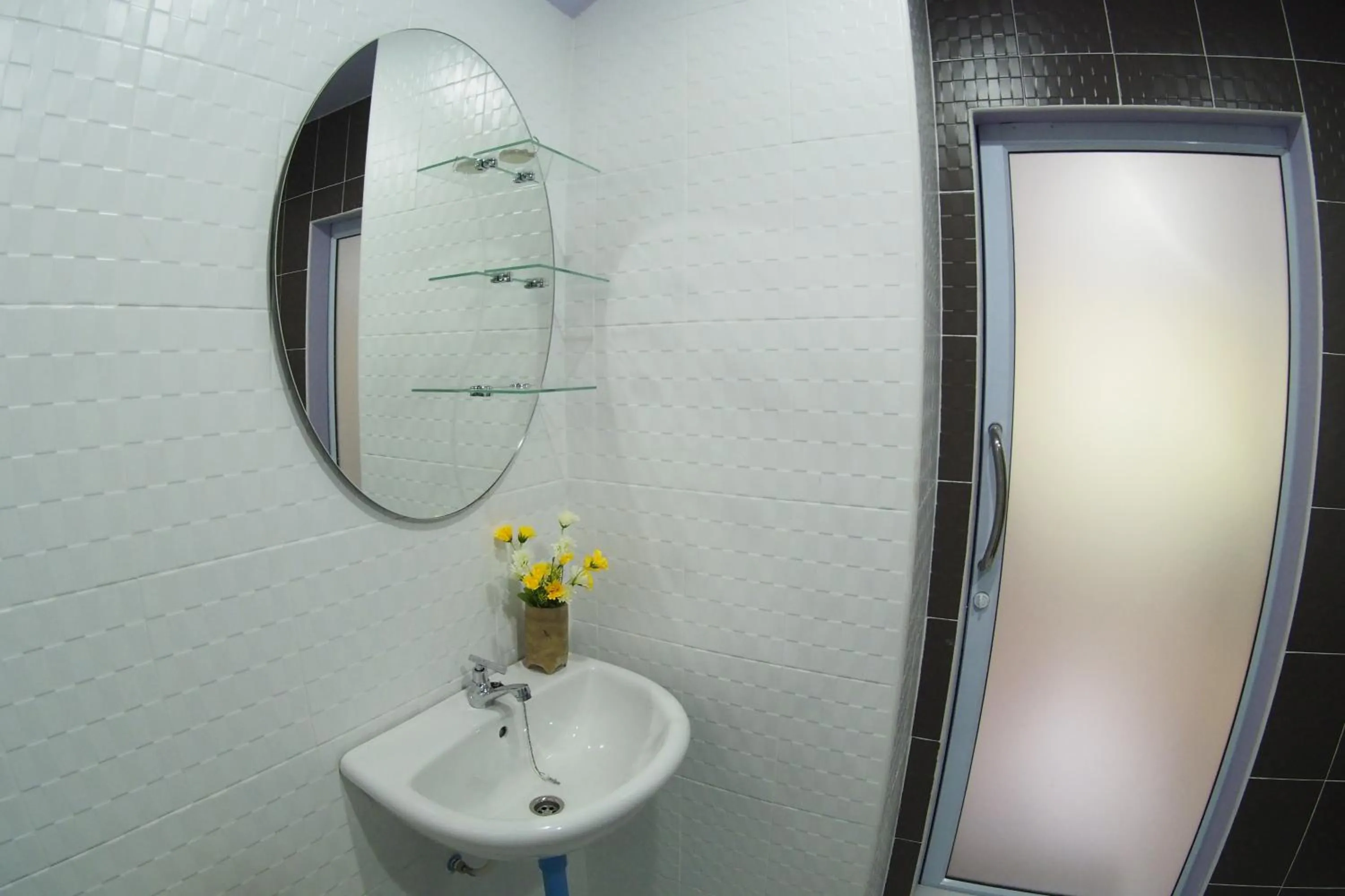 Bathroom in Pan Din Boutique Guest House