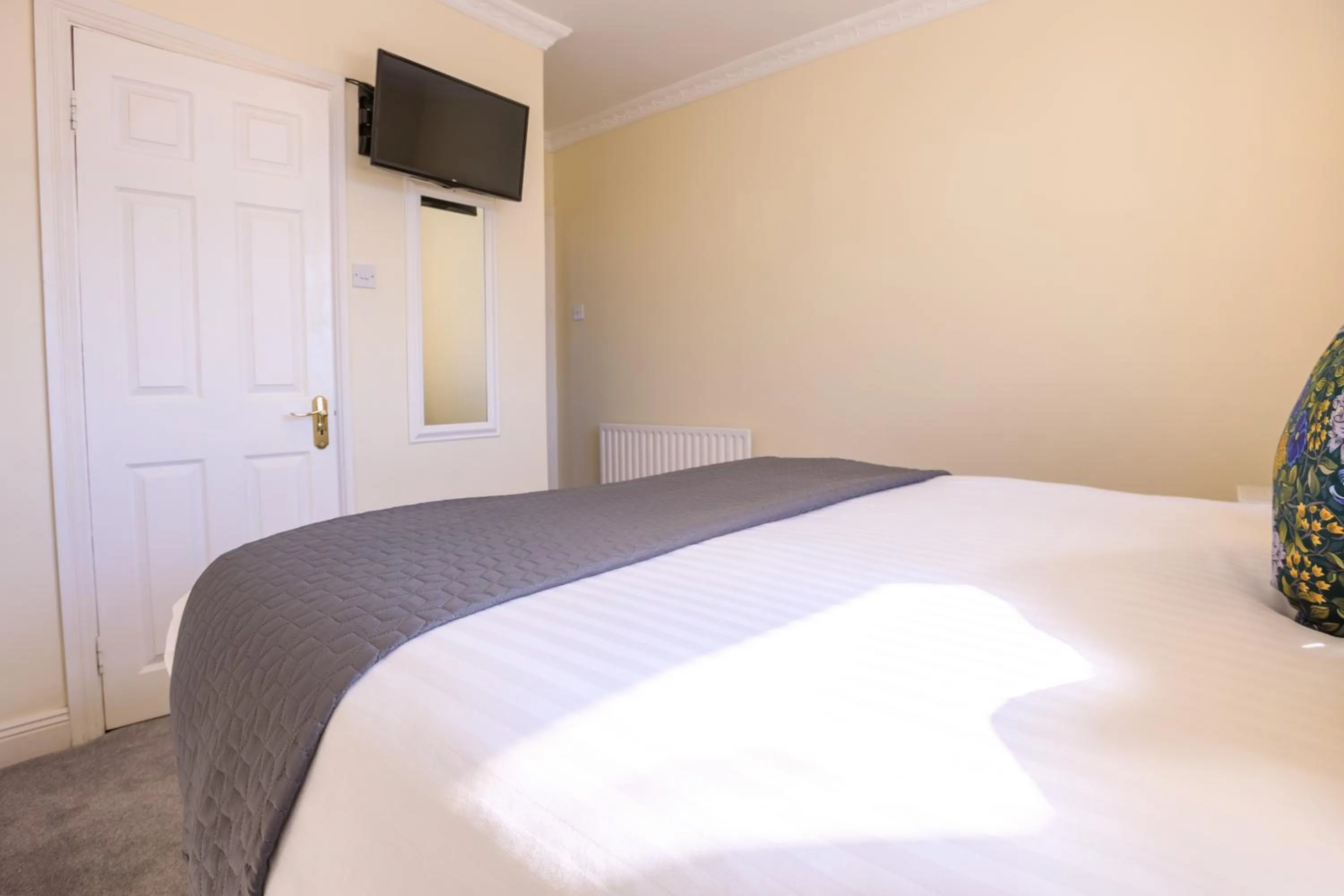 Sea view, Bed in The Waterfront