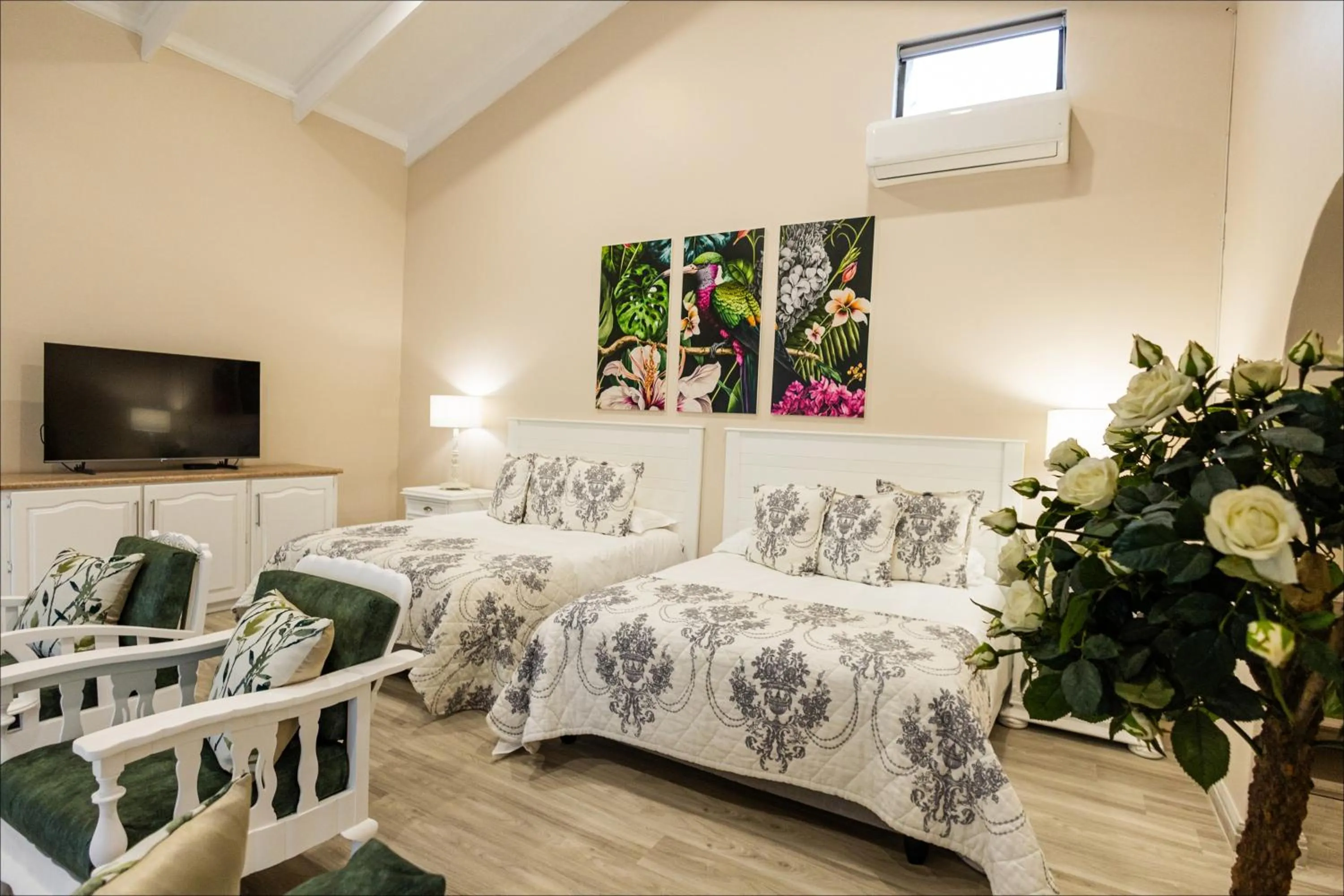 Bed in Lavender Hill Country Estate and Wedding Venue