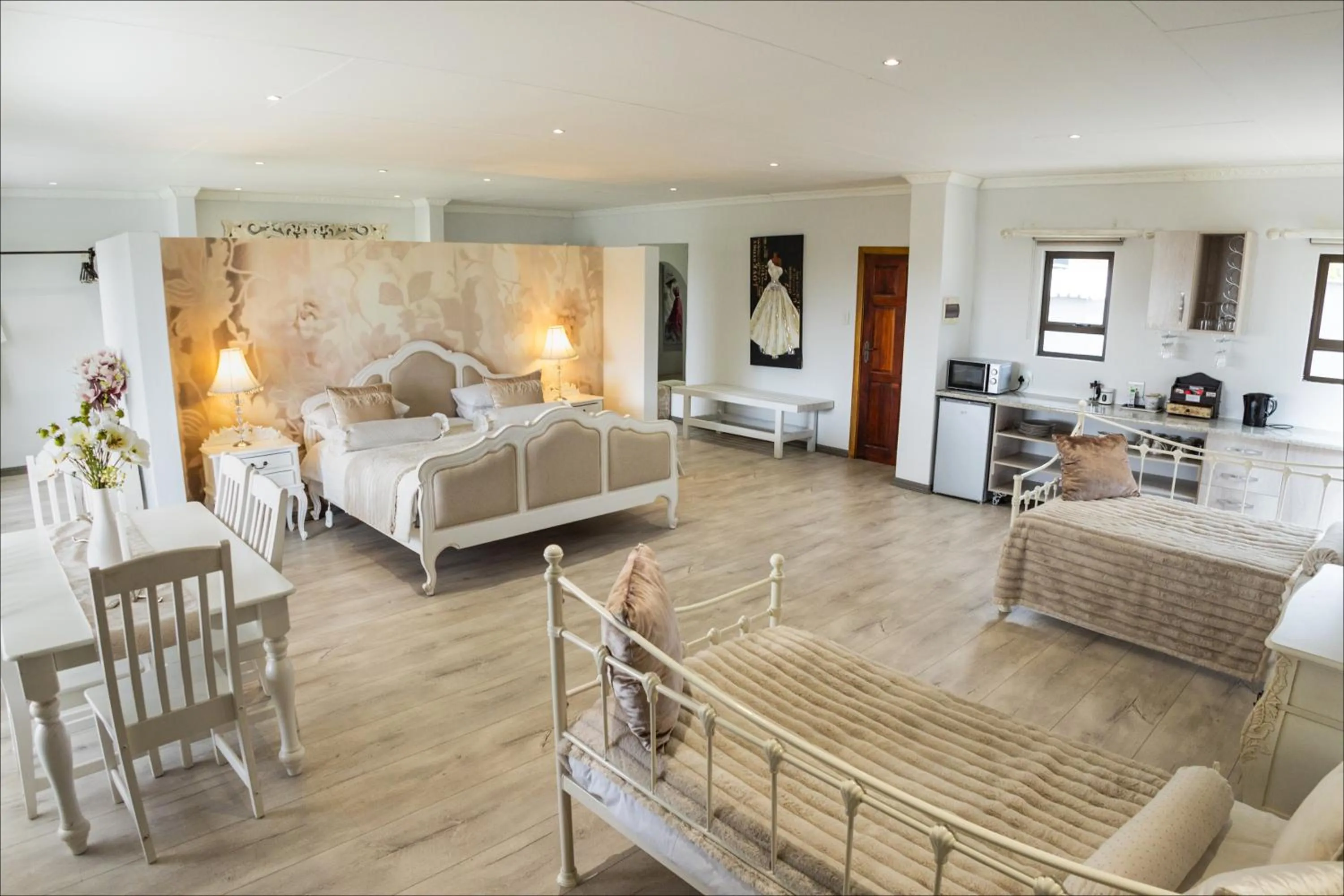 Bed in Lavender Hill Country Estate and Wedding Venue