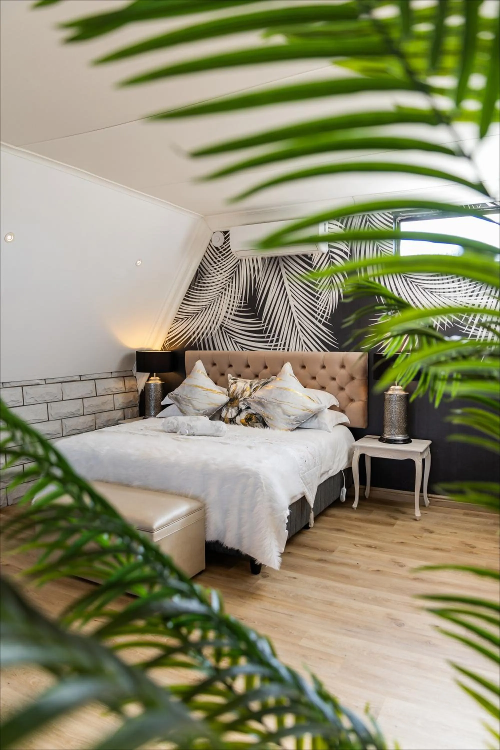 Bedroom, Bed in Lavender Hill Country Estate and Wedding Venue