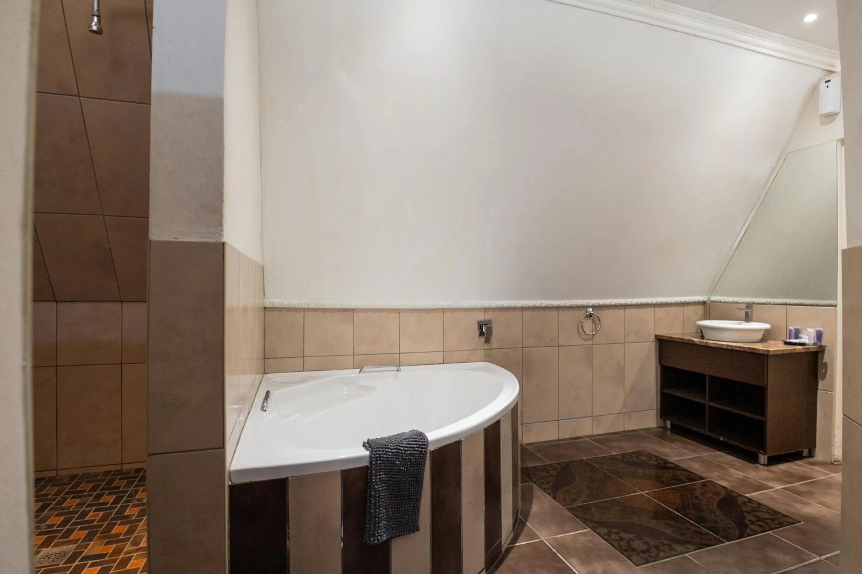 Bathroom in Lavender Hill Country Estate and Wedding Venue