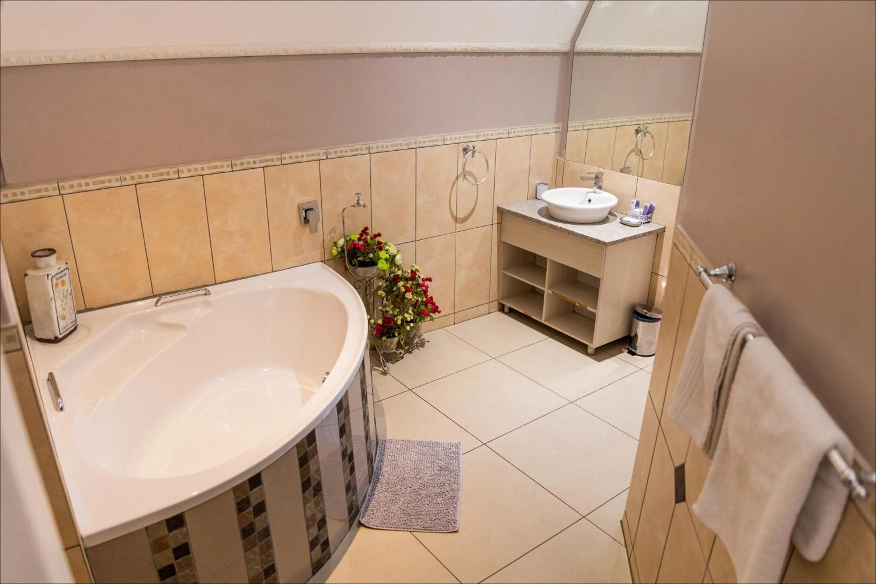 Bathroom in Lavender Hill Country Estate and Wedding Venue