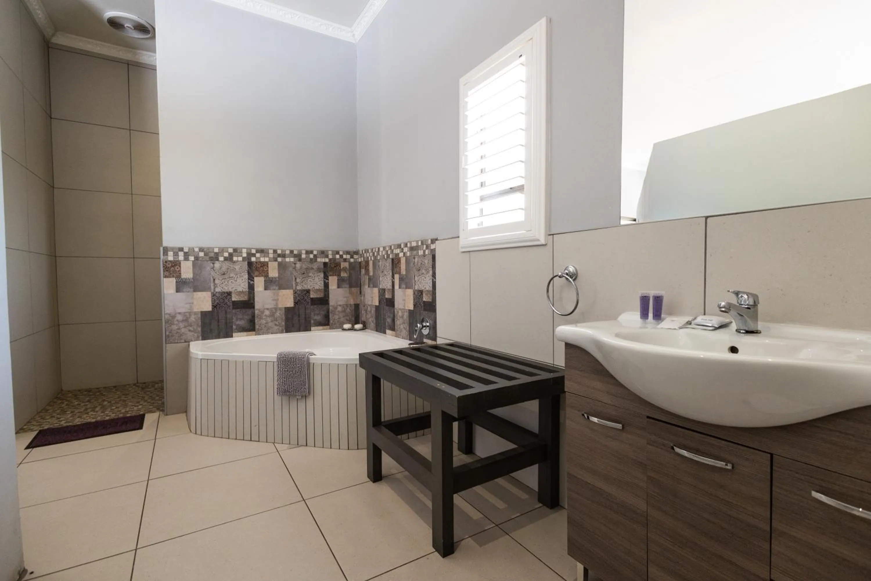 Lavender Hill Country Estate and Wedding Venue