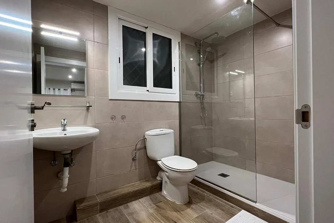 Shower in Hostal Oliveta