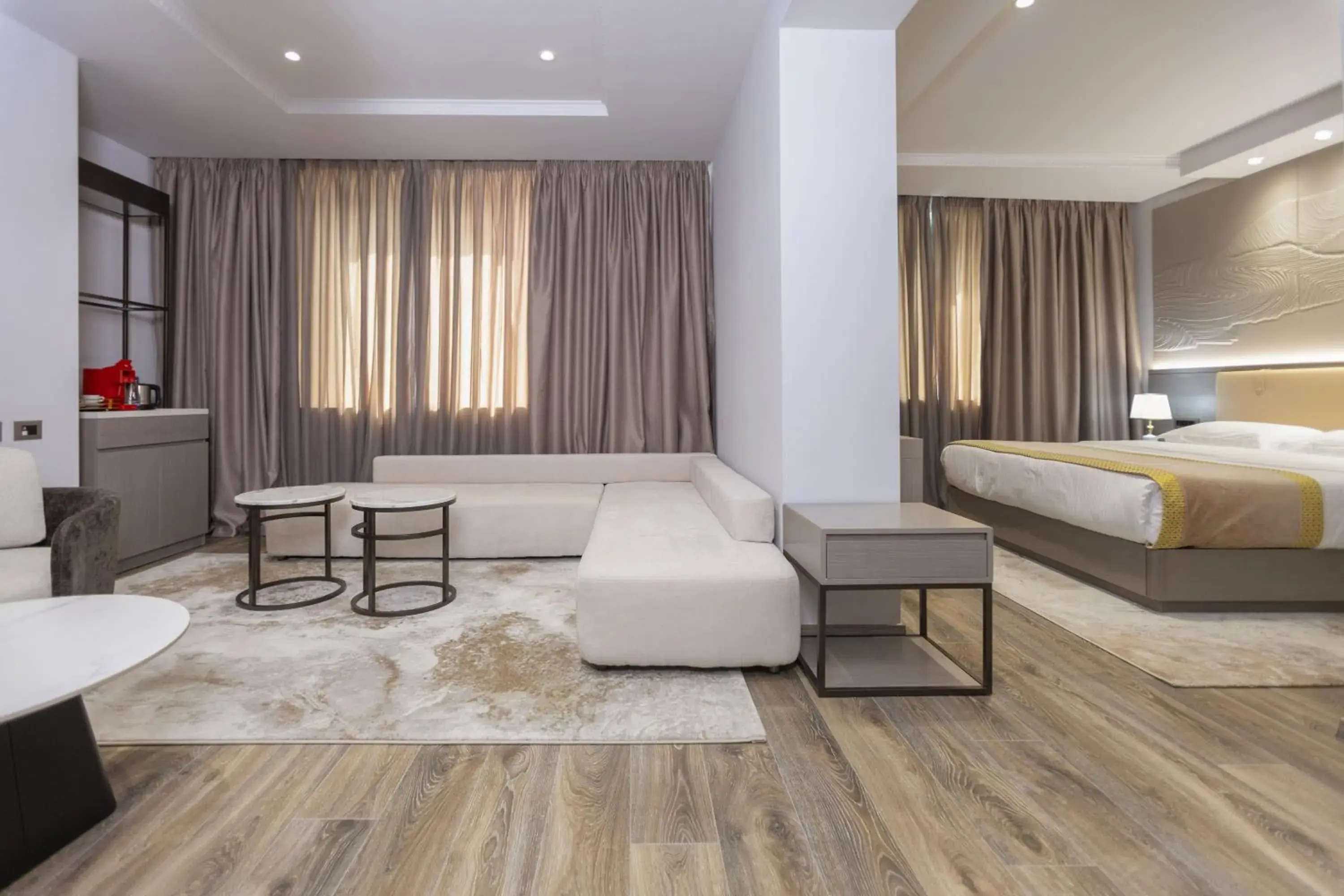 Property building, Bed in Shkodër Grand Hotel Europa Affiliated by Meliá Property building, Bed in Shkodër Grand Hotel Europa Affiliated by Meliá