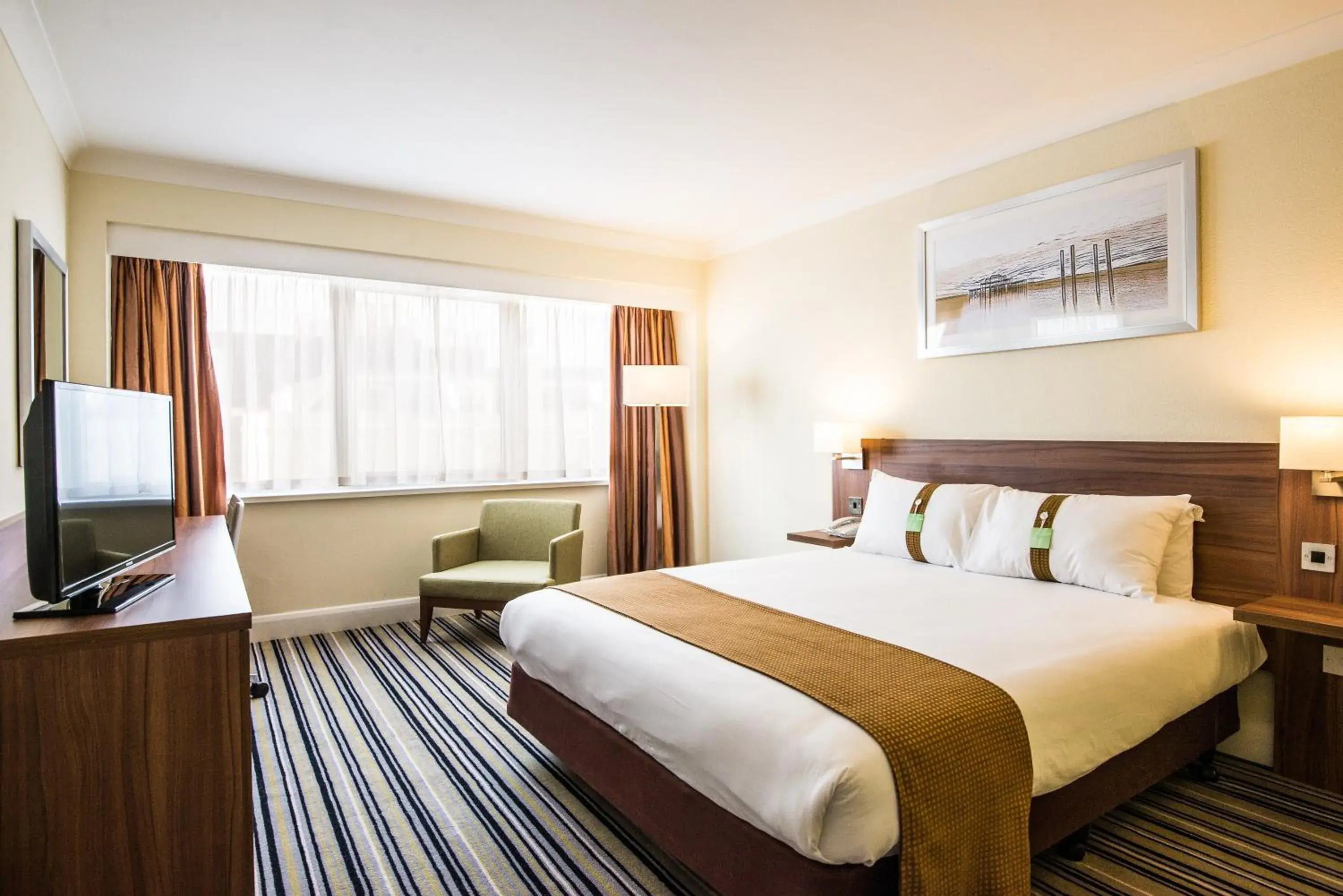 Bed in Holiday Inn Portsmouth by IHG Bed in Holiday Inn Portsmouth by IHG