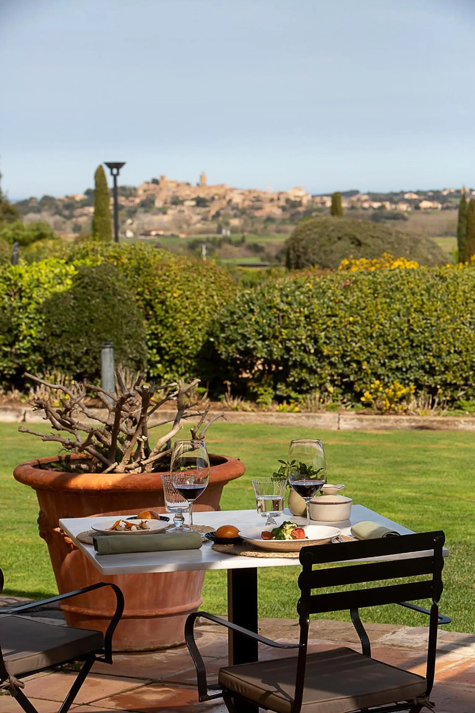 Food and drinks in Mas de Torrent Hotel & Spa, Relais & Châteaux