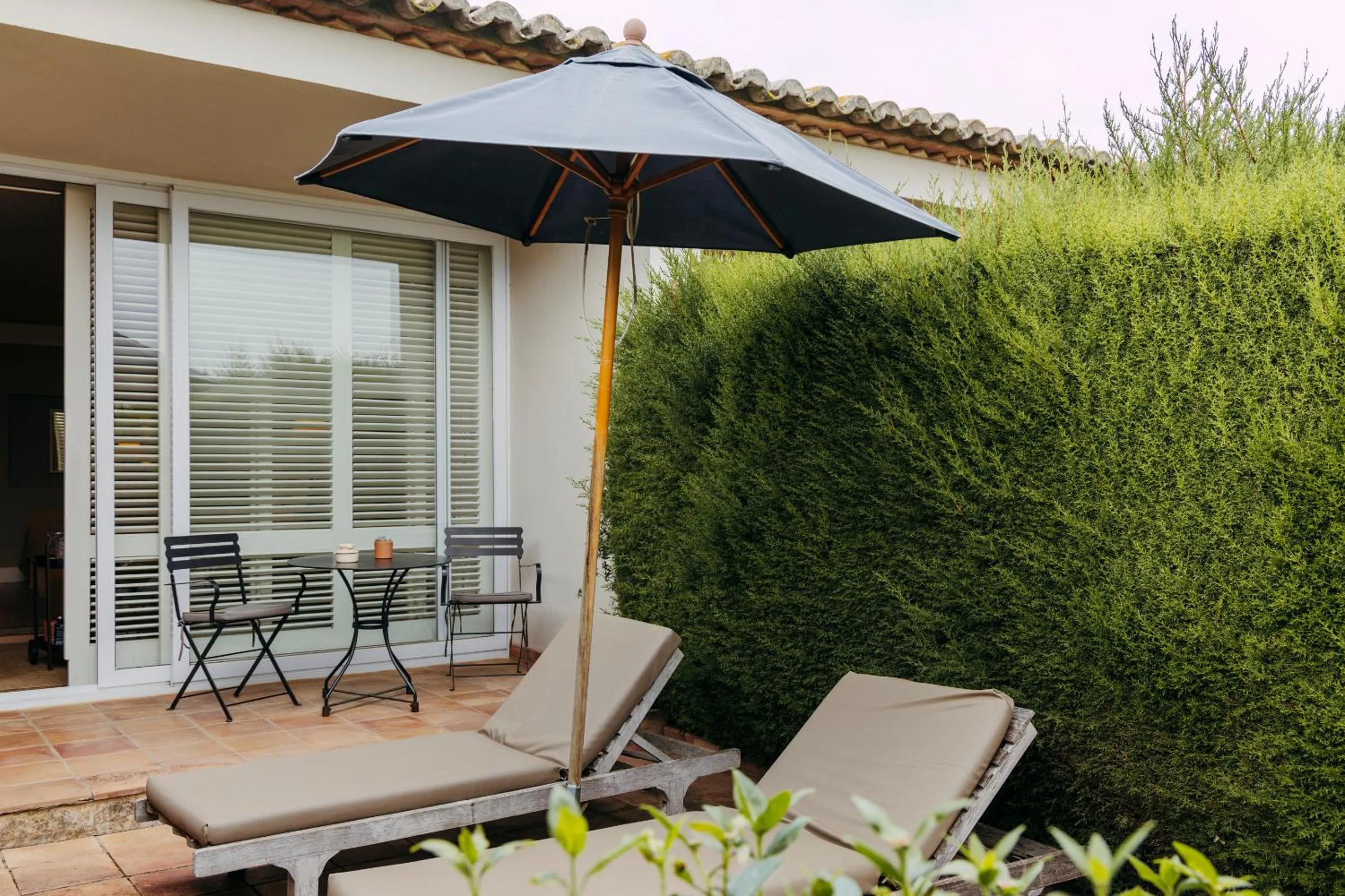 Patio in Mas de Torrent Hotel & Spa, Relais & Châteaux