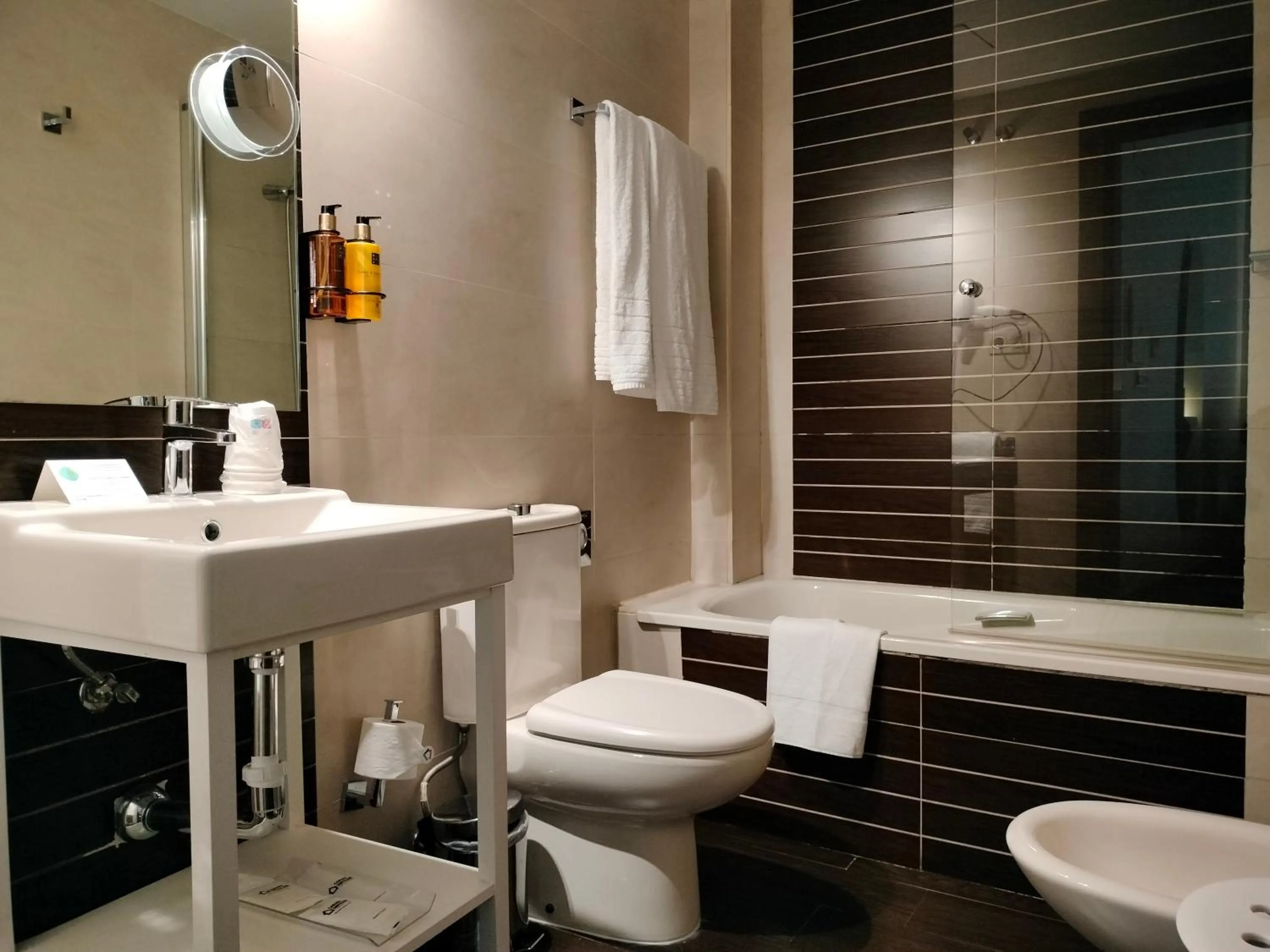 Bathroom in Casual Ilbira Granada