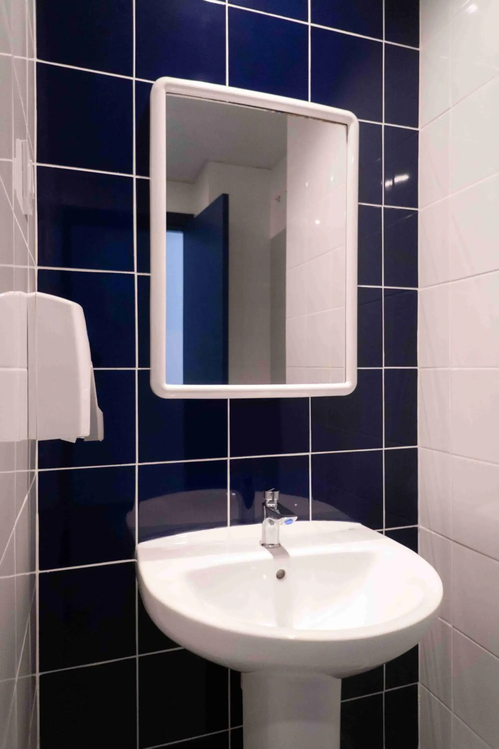 Bed in a 8-Mixed Dorm (Ensuite) in Sea Hostel Barcelona Bed in a 8-Mixed Dorm (Ensuite) in Sea Hostel Barcelona