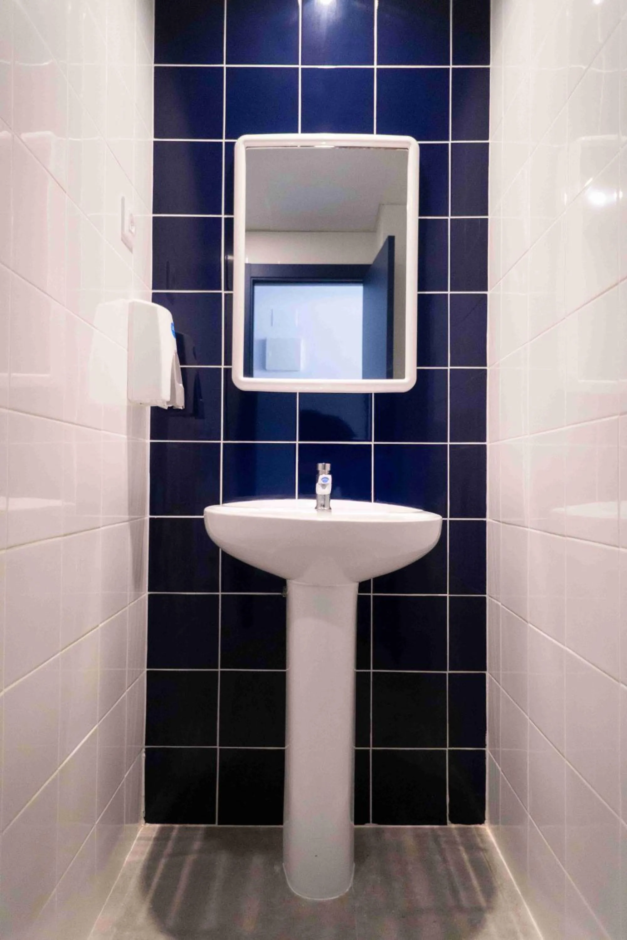 Shower in Sea Hostel Barcelona