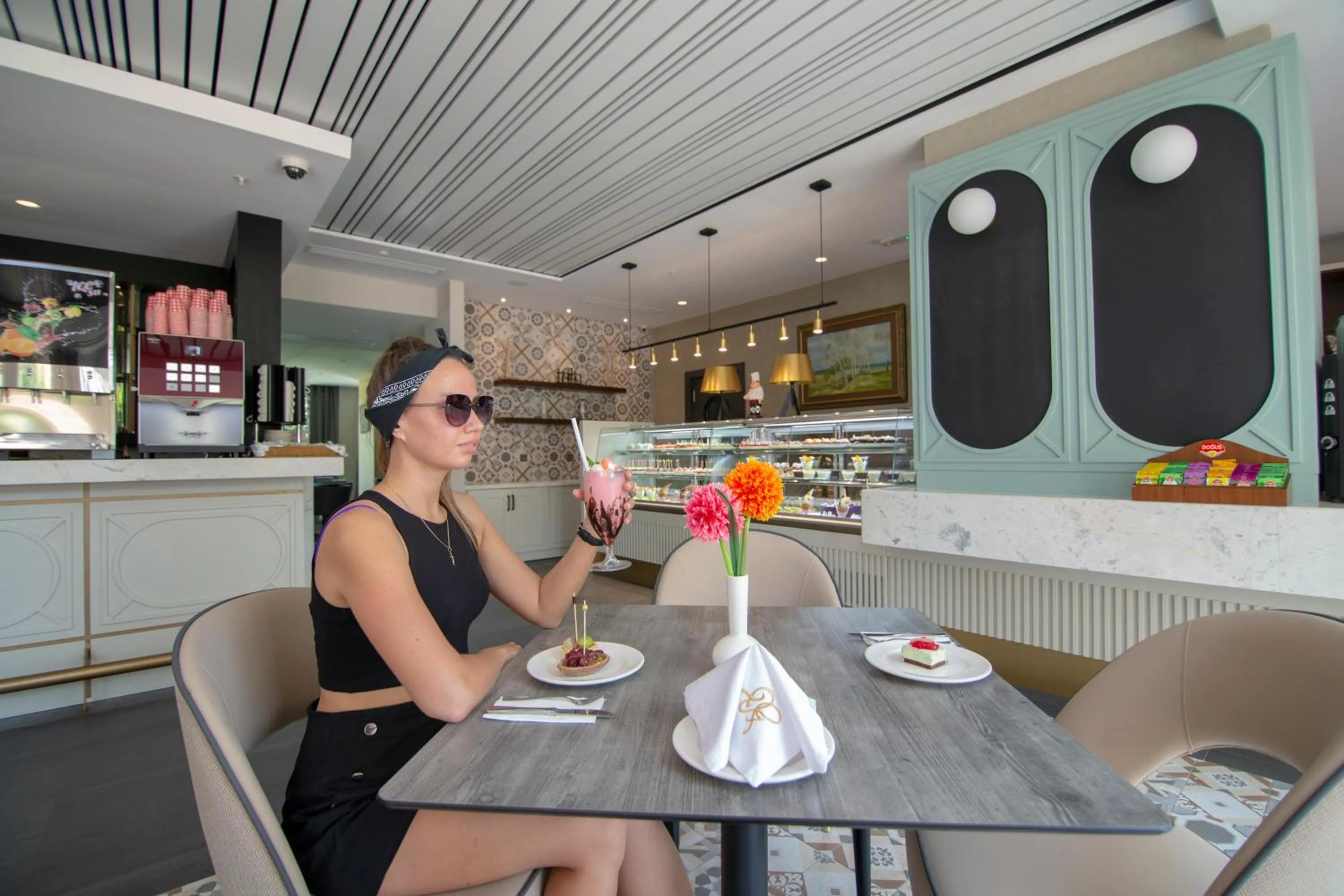 Restaurant/places to eat in Fame Residence Goynuk