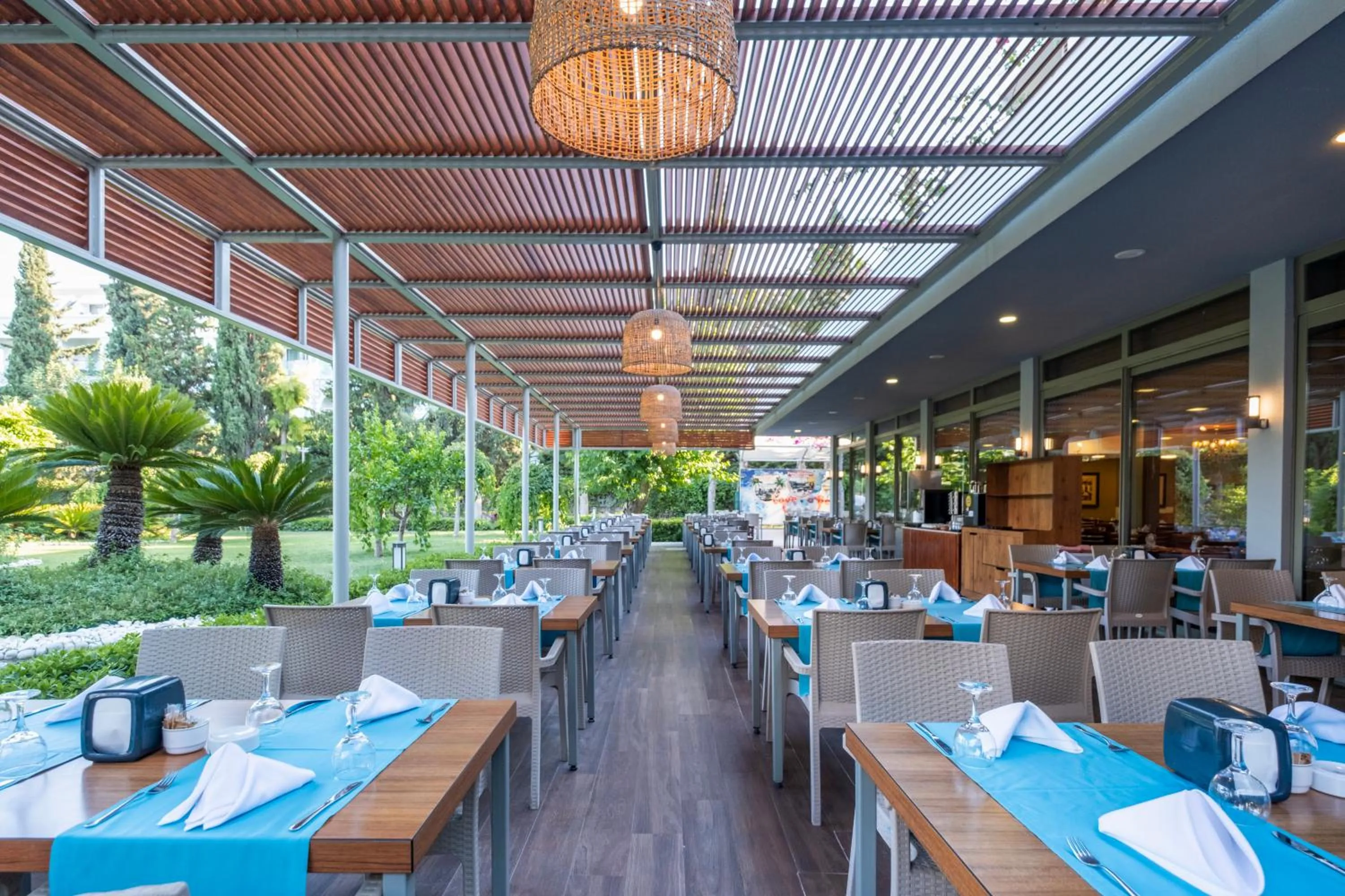 Restaurant/places to eat in Fame Residence Goynuk