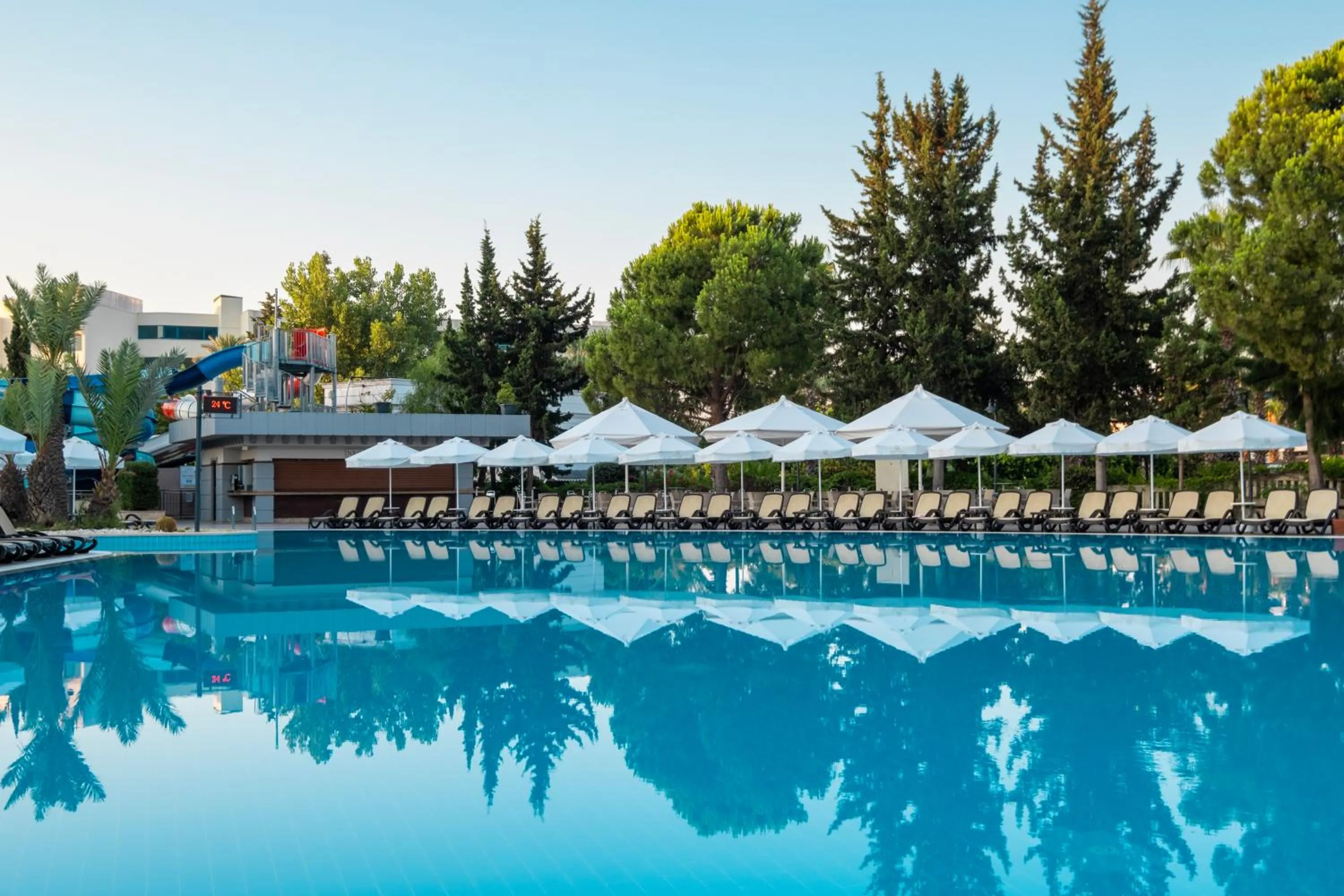 Swimming pool in Fame Residence Goynuk
