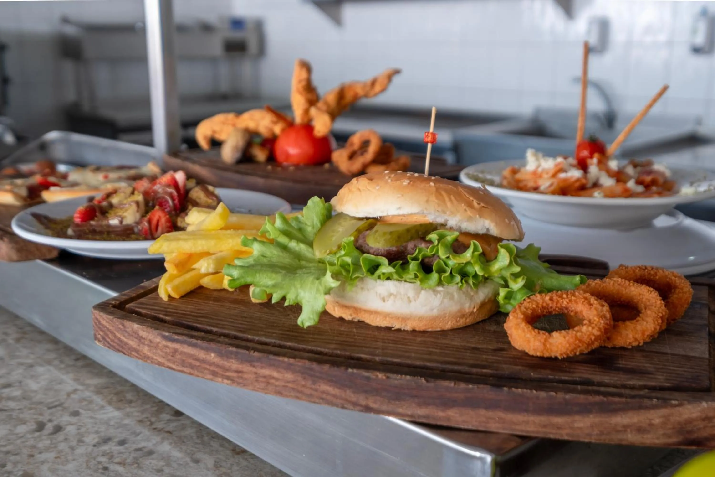 Restaurant/places to eat in Fame Residence Goynuk