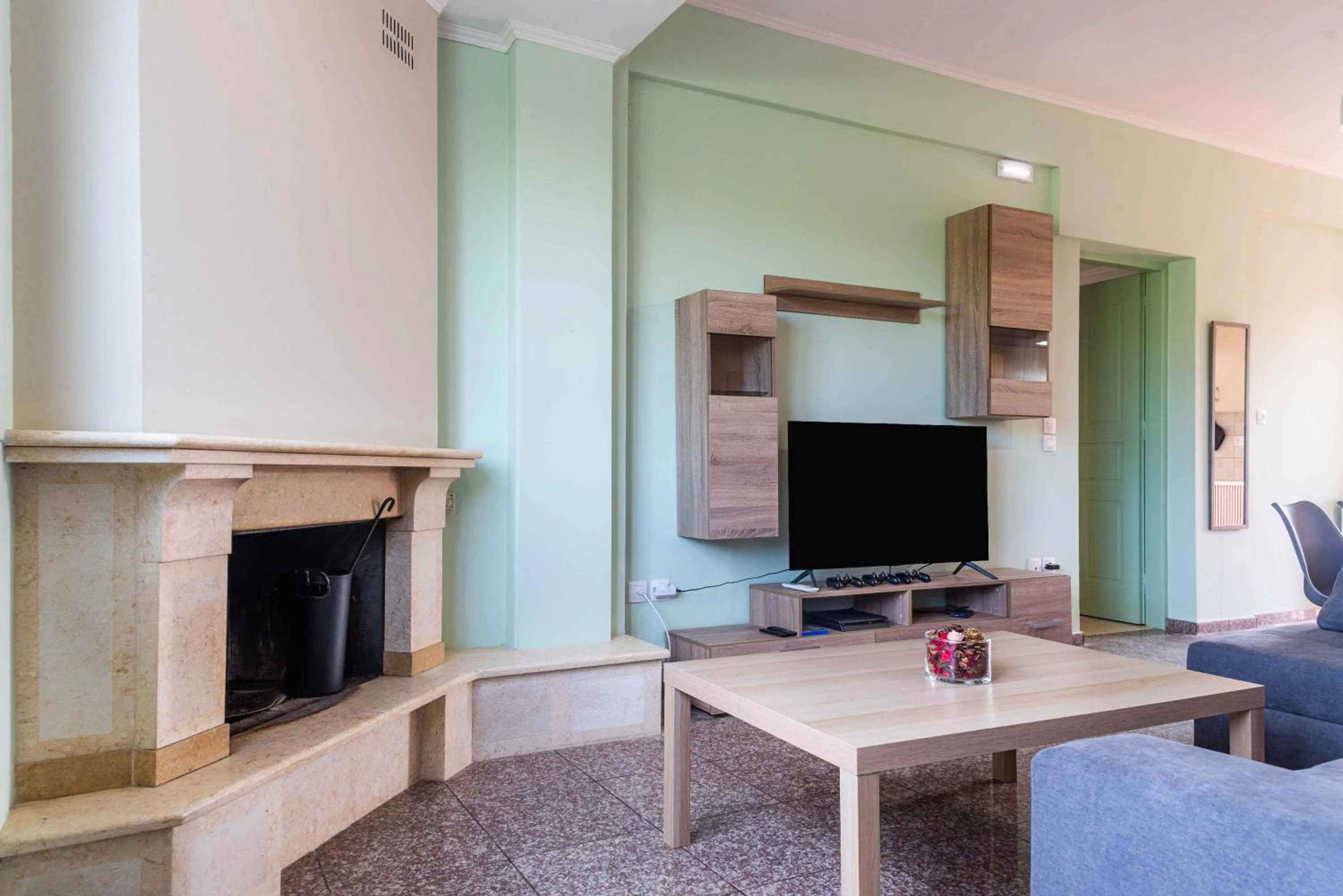 TV and multimedia in Riposo Studios & Apartments