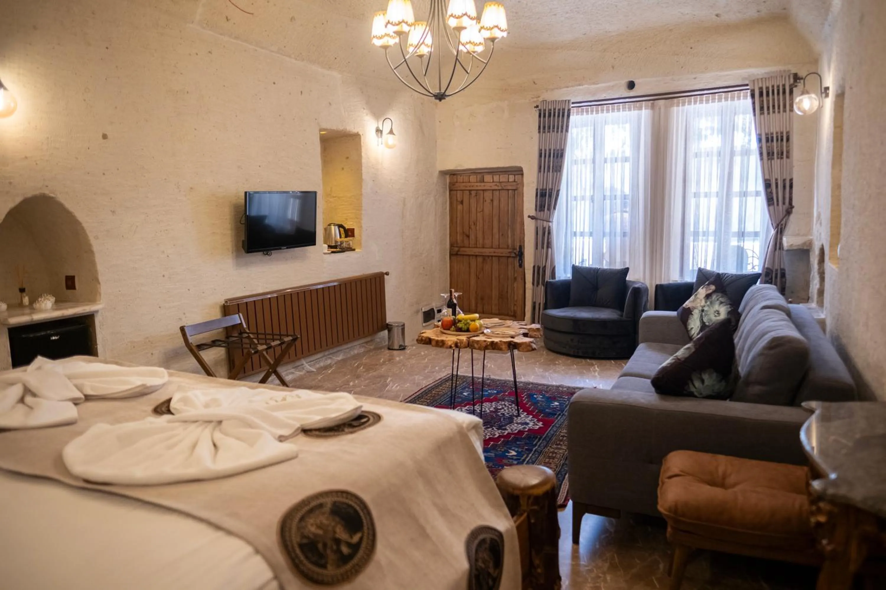 Bed in Urgup Evi Cave Hotel