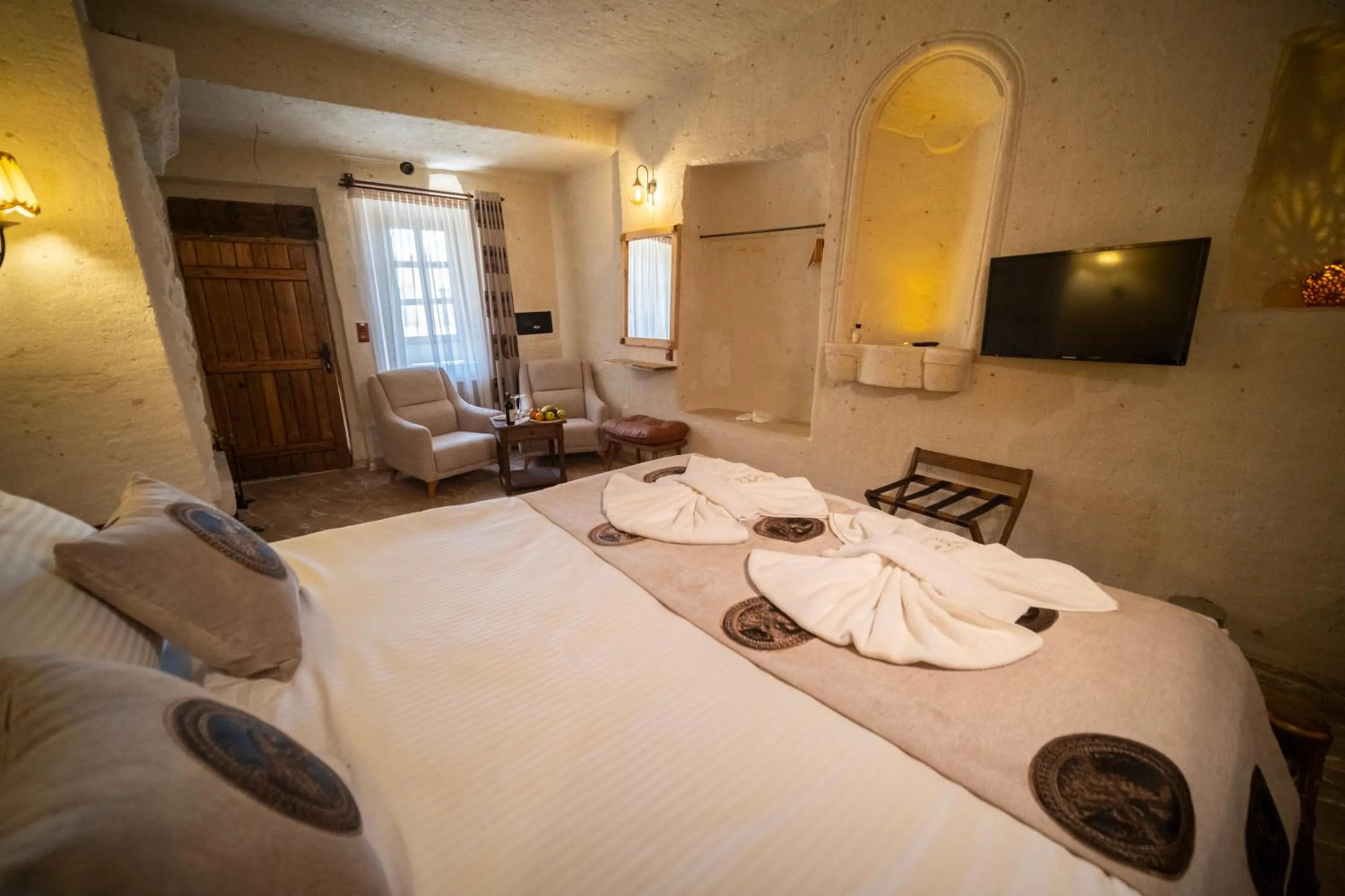 Bed in Urgup Evi Cave Hotel