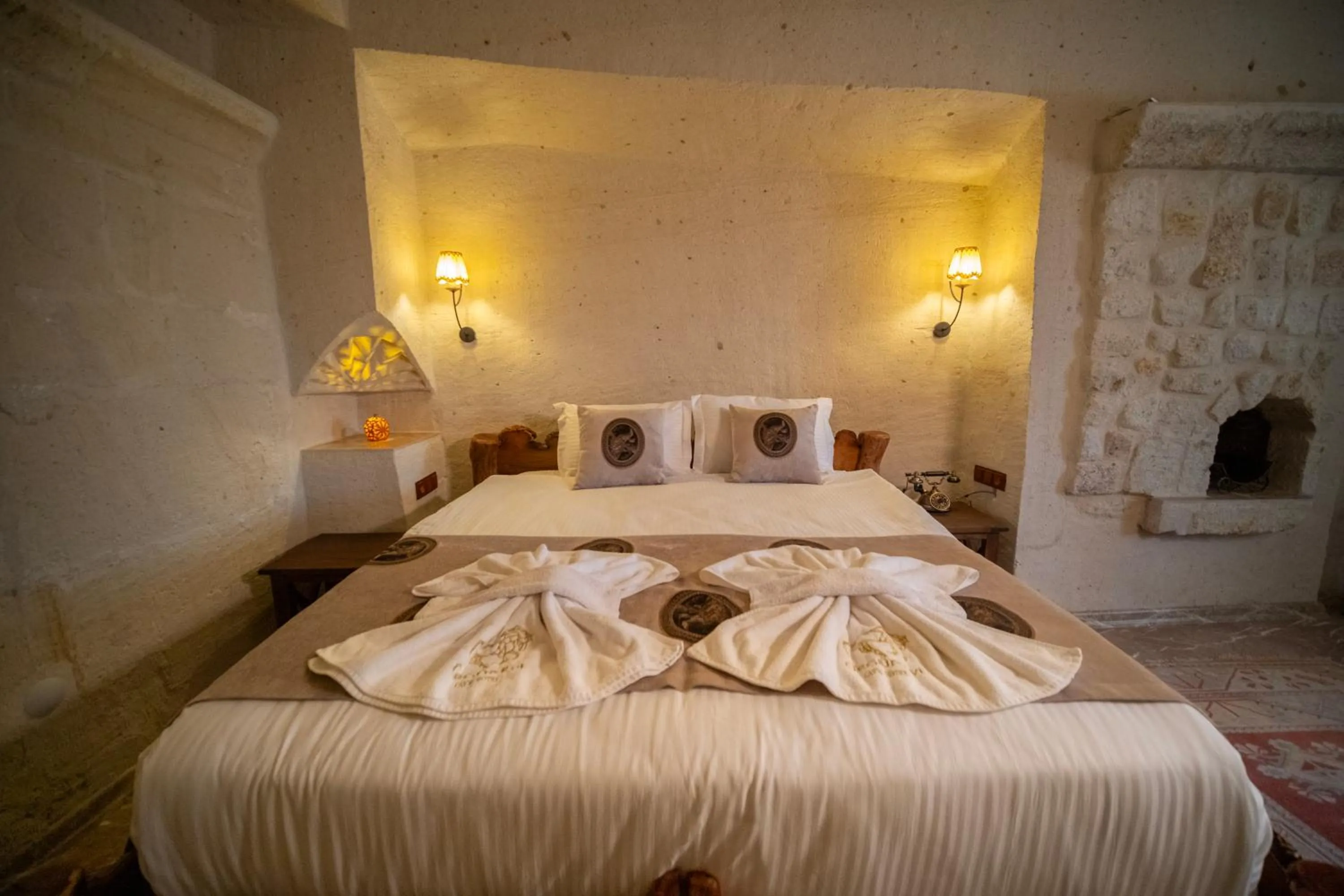 Bed in Urgup Evi Cave Hotel