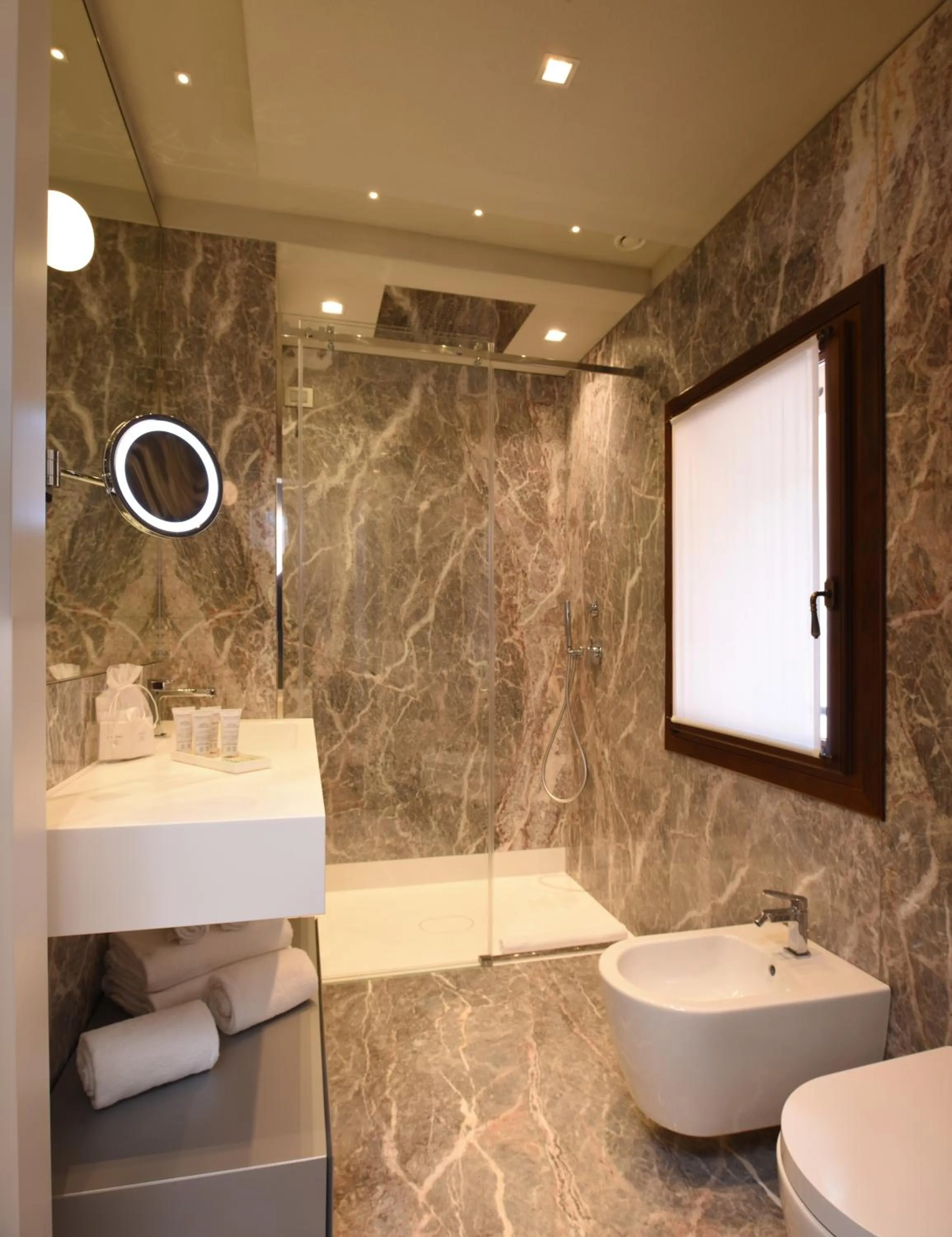 Shower in Santa Croce Boutique Hotel